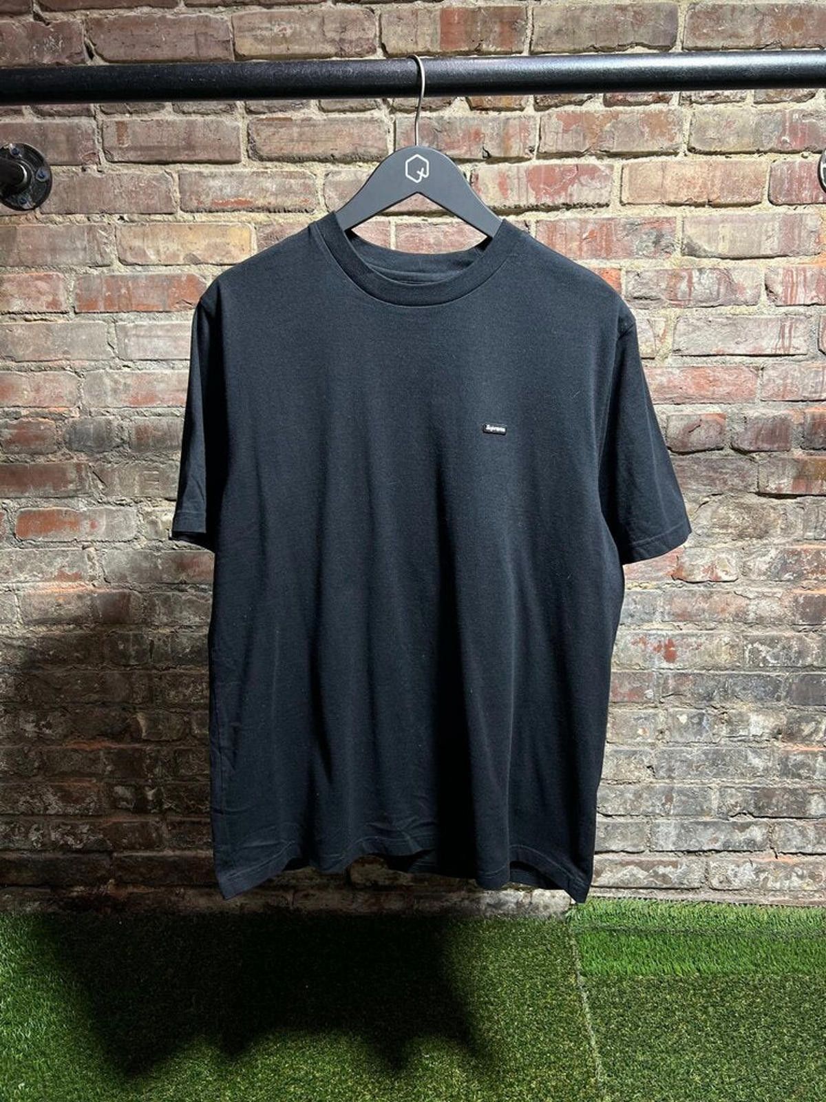 Supreme Supreme Small Box Logo Tee Black Sz. M Size US M / EU 48-50 / 2 - 1 Thumbnail