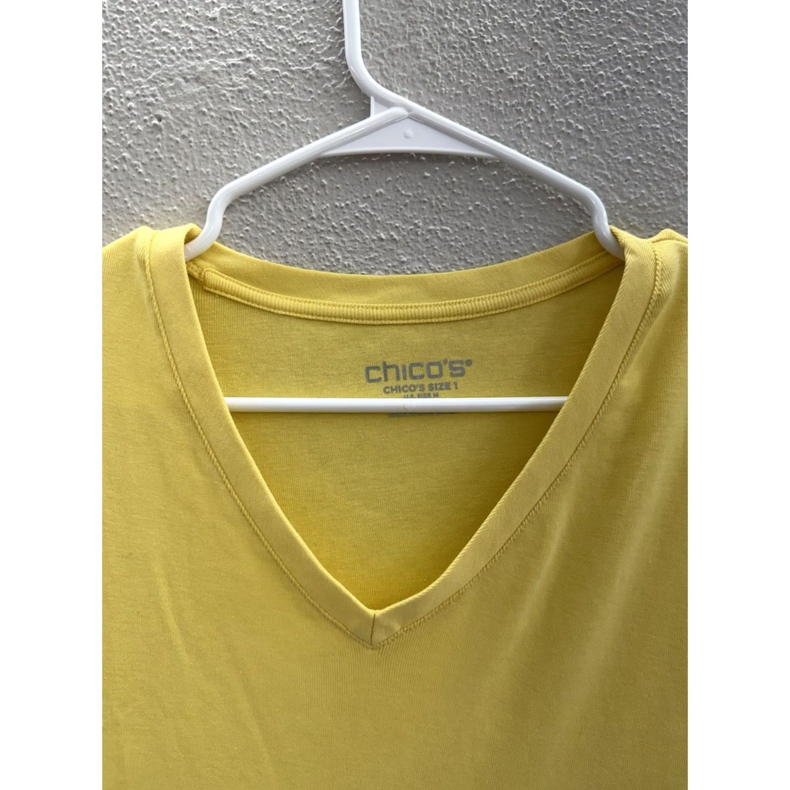 Vintage Item Specifications: Dimensions: 6" x 4" x 1/2 Size M / US 6-8 / IT 42-44 - 3 Thumbnail