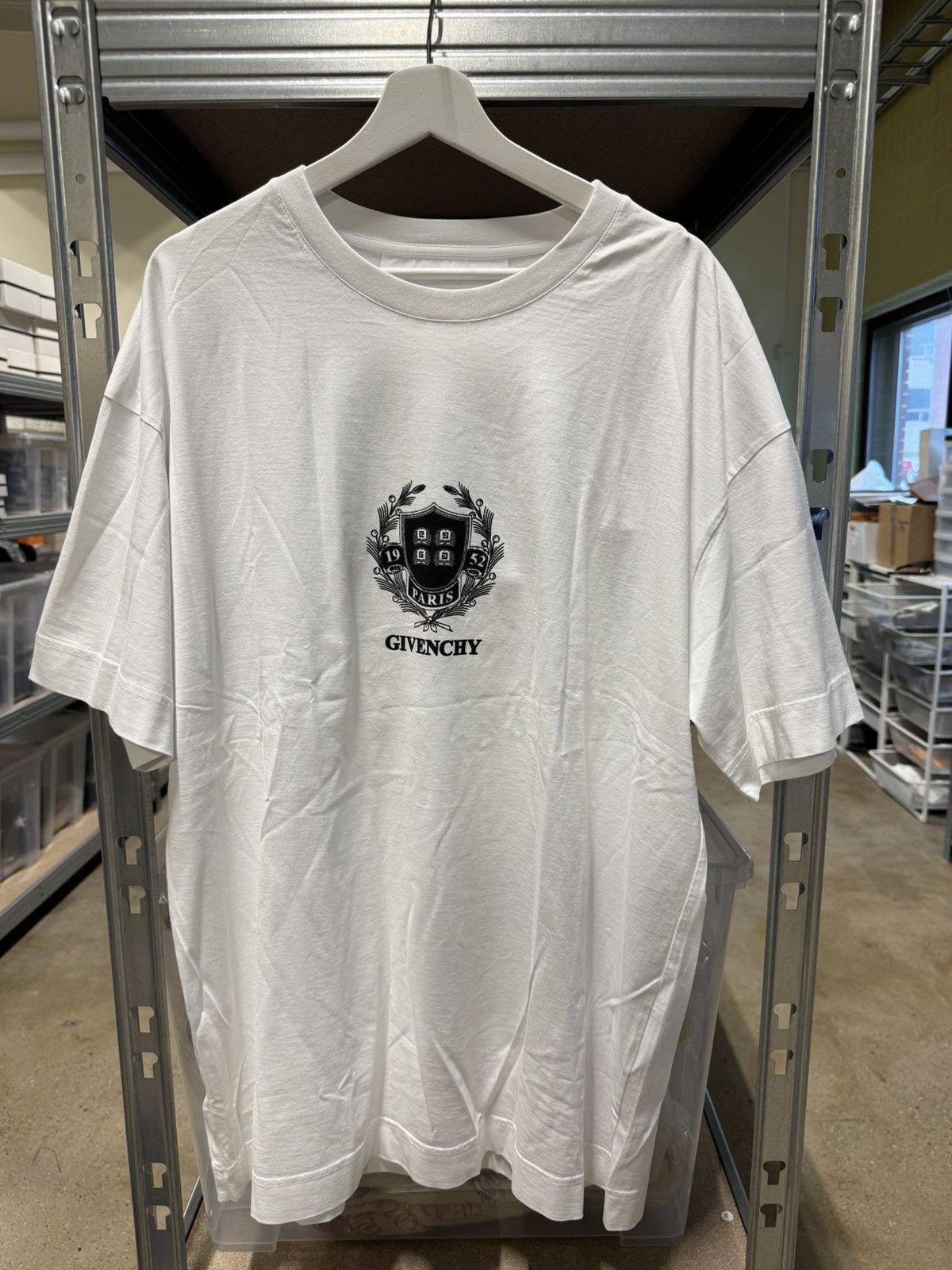 Givenchy Logo Crest T-Shirt NEW 650$
