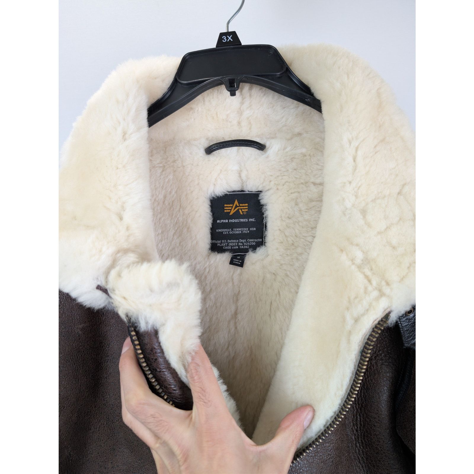 Alpha Industries o1rshd1 CC20 B-3 Sherpa leather bomber jacket in Dark Brown Size US M / EU 48-50 / 2 - 11 Thumbnail