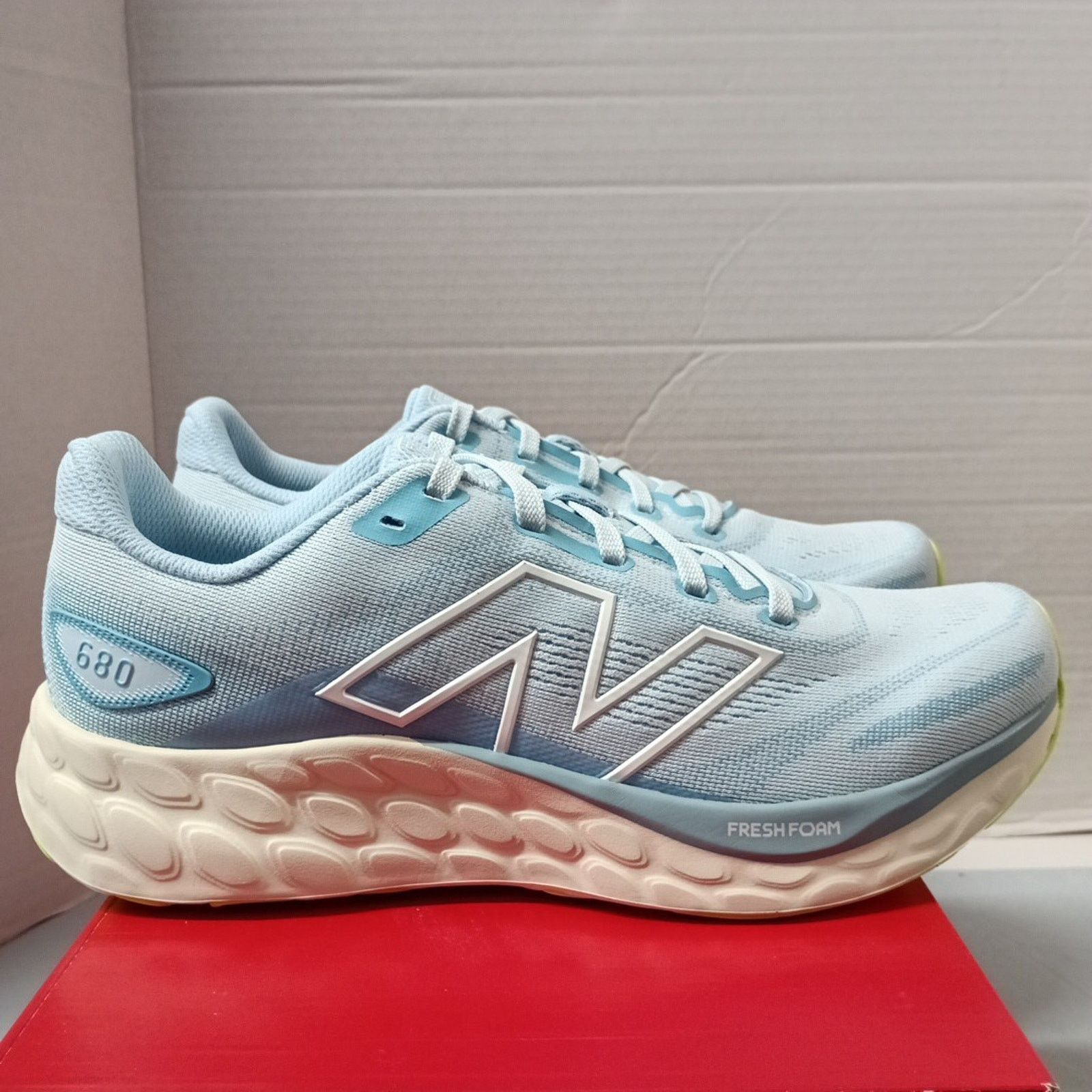 New Balance New Balance Fresh Foam 680 v8 Women's Size 9.5 Blue Shoes Size US 9.5 / IT 39.5 - 1 Thumbnail