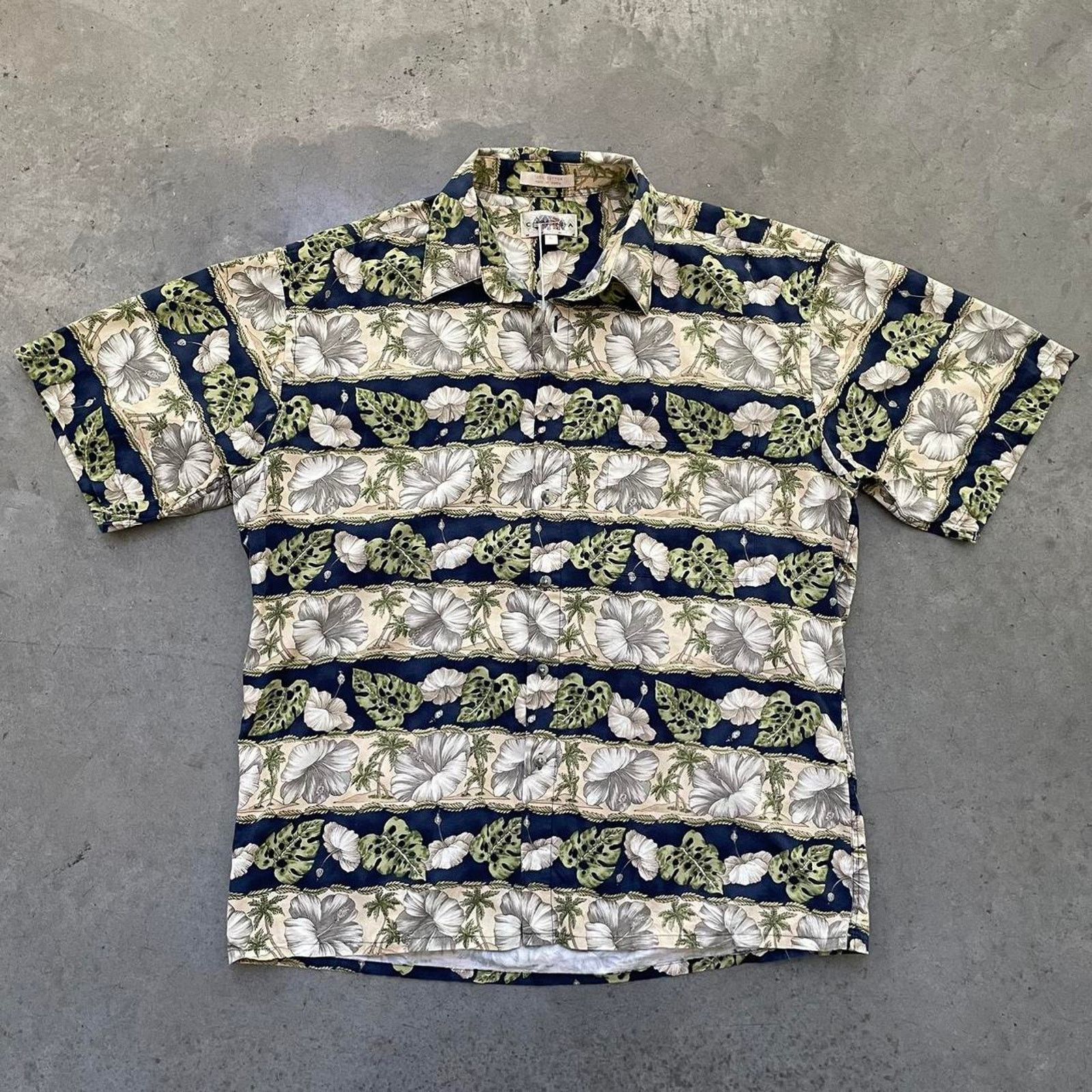 Vintage Vintage Navy Floral Hawaiian Shirt Size US L / EU 52-54 / 3 - 1 Thumbnail