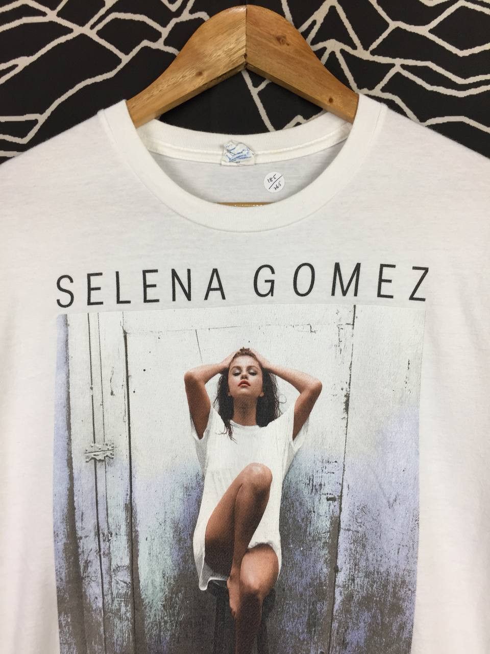Band Tees Selena Gomez 2016 Revival Tour Concert Tee Size US M / EU 48-50 / 2 - 3 Thumbnail