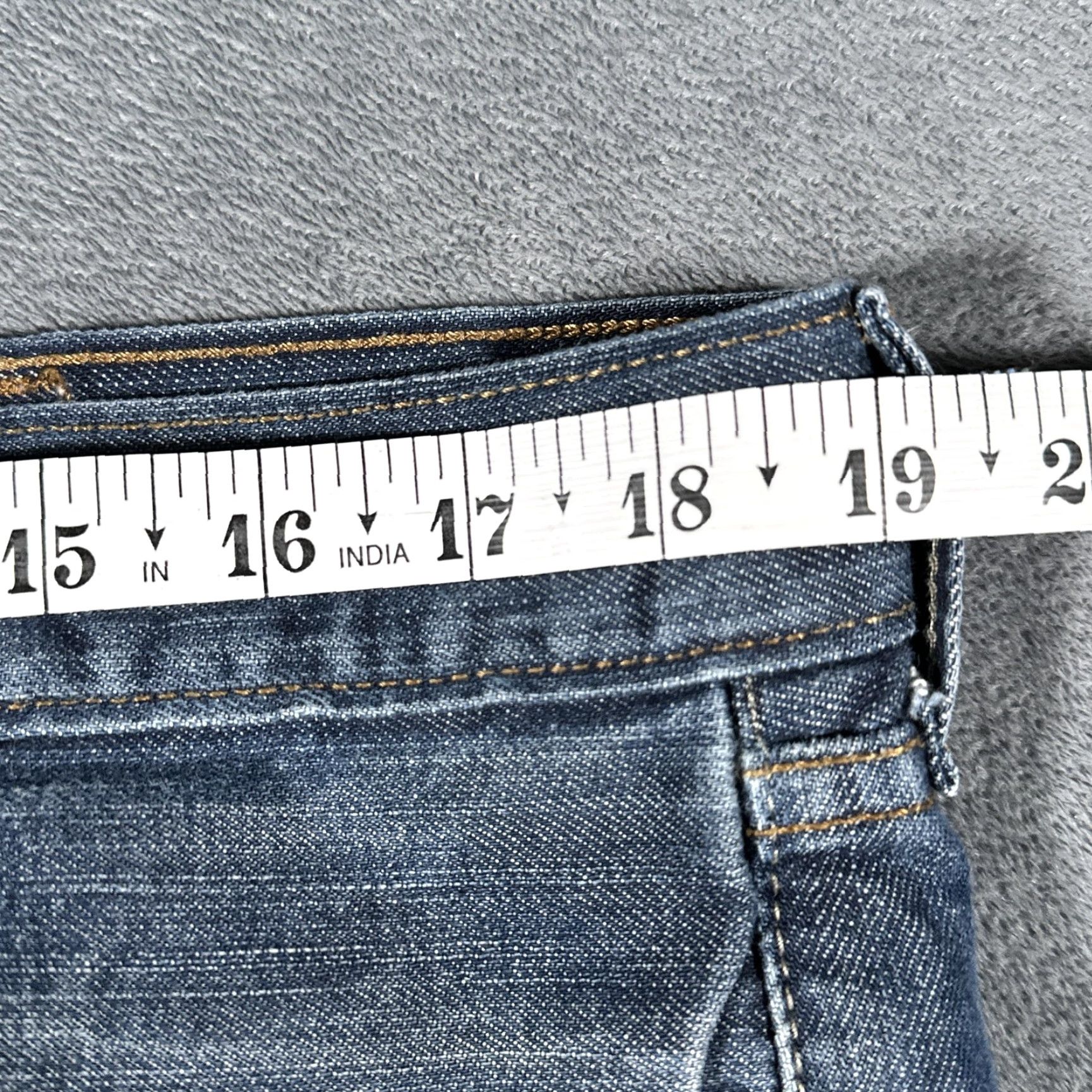 Levi's Levis 501 Jeans Mens 38x34 Blue Denim Straight Leg Button Fly Original Fit Size US 38 / EU 54 - 7 Thumbnail