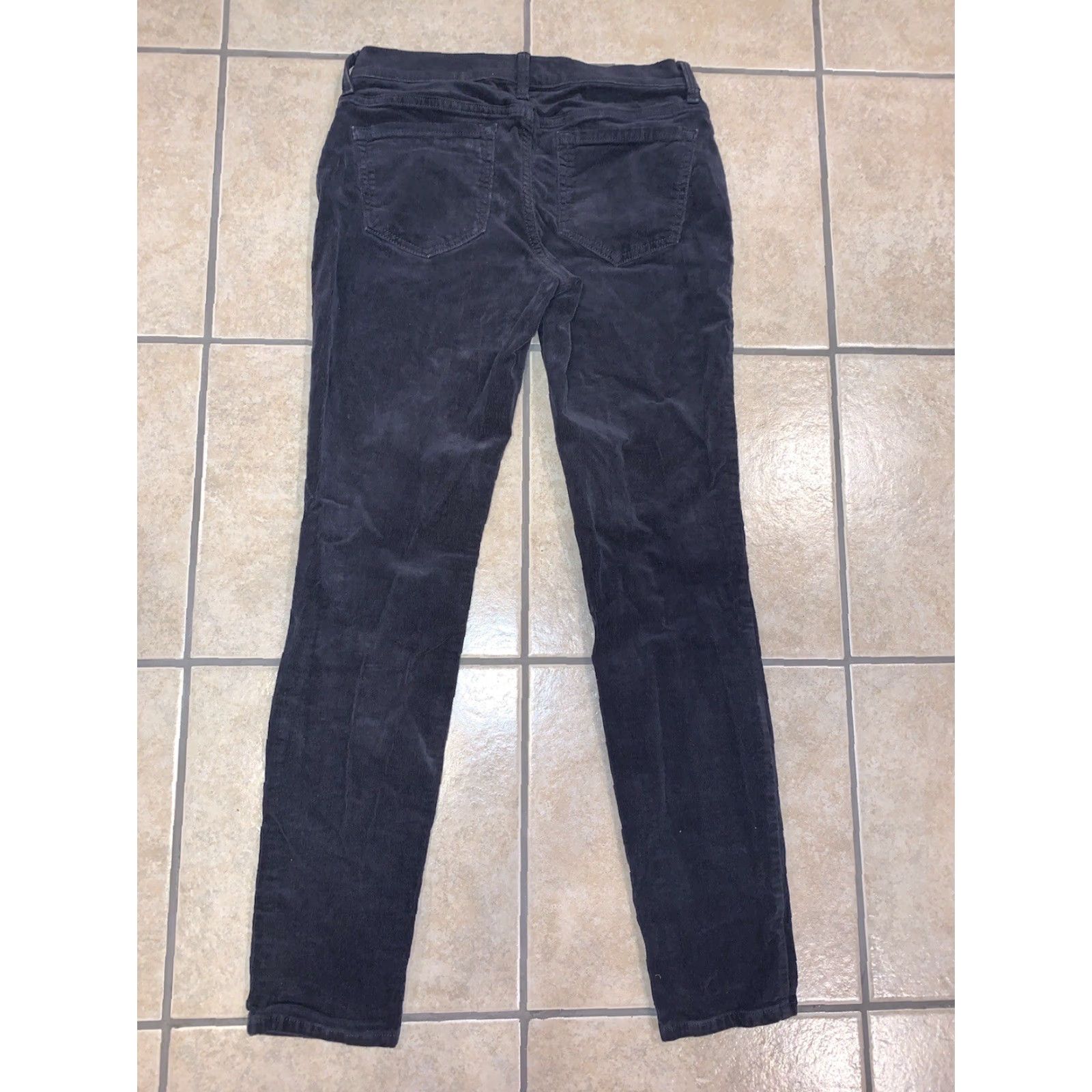 Old Navy VINTAGE Old Navy Women's 6 Gray Skinny Corduroy Pants Pants Ladies Regular 28x29 Gray Corduroy Slimming Pockets Flat Front 6 28in 29in Womens Size 28" / US 6 / IT 42 - 7 Thumbnail
