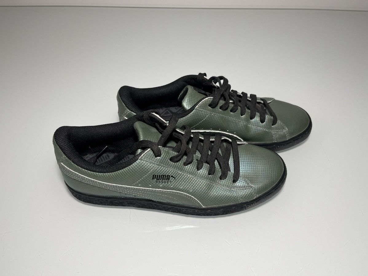 Puma PUMA Basket Classic Holographic Size US 8 / EU 41 - 1 Thumbnail