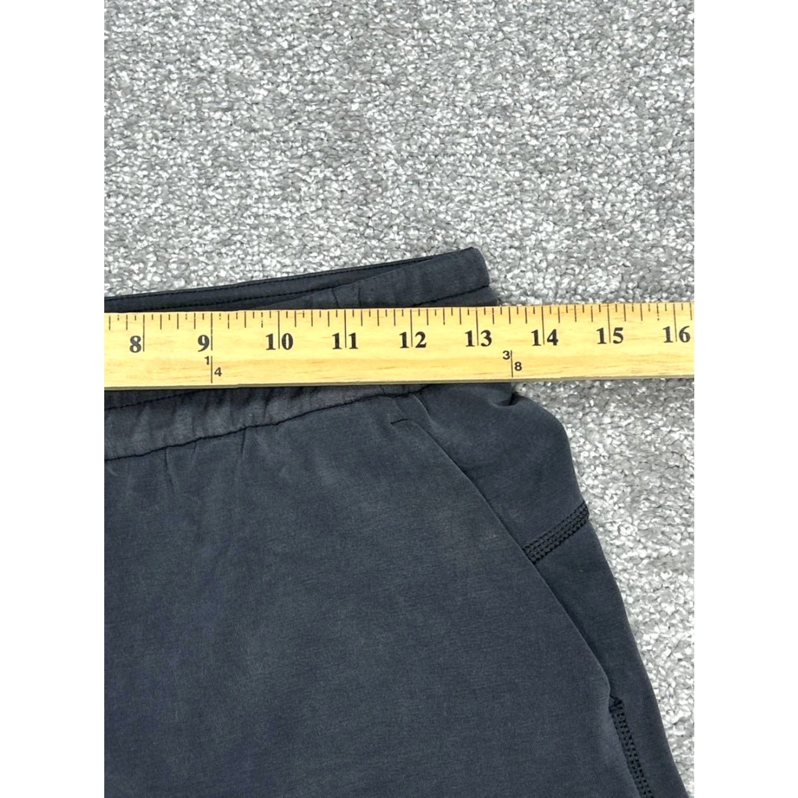 Lululemon Lululemon Shorts Womens 4 Softstreme HR 3.5" Gray Sports Activewear Gym Running Satin? Size 27" / US 4 / IT 40 - 6 Thumbnail