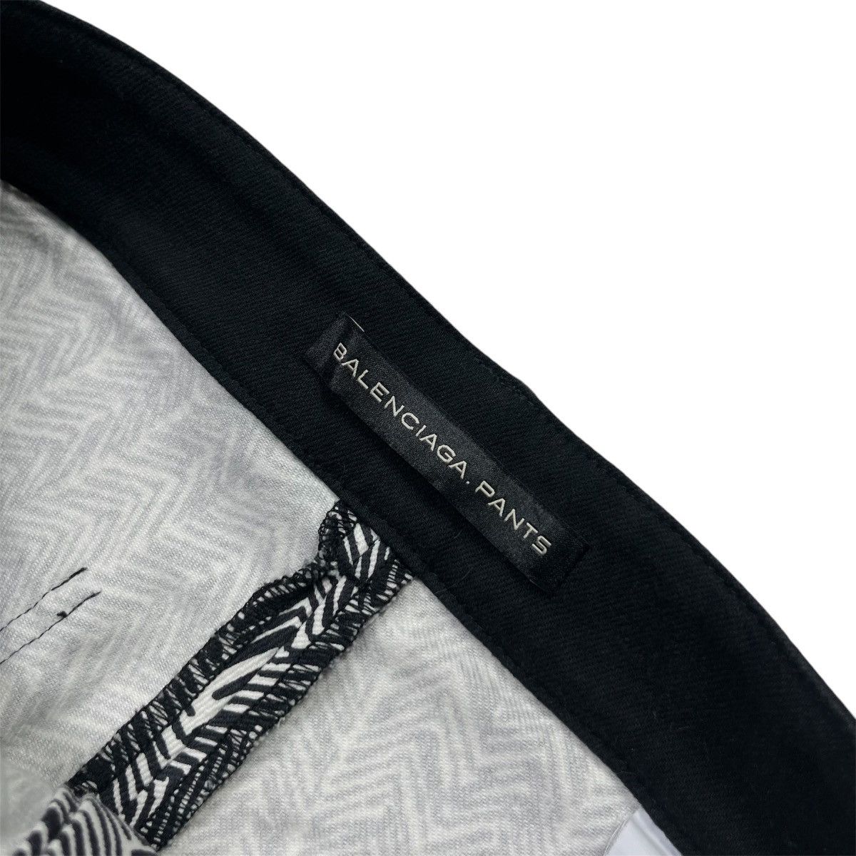 Balenciaga × Grailed Balenciaga Pants Luxury Black & White Women’s Size 28" / US 6 / IT 42 - 8 Thumbnail