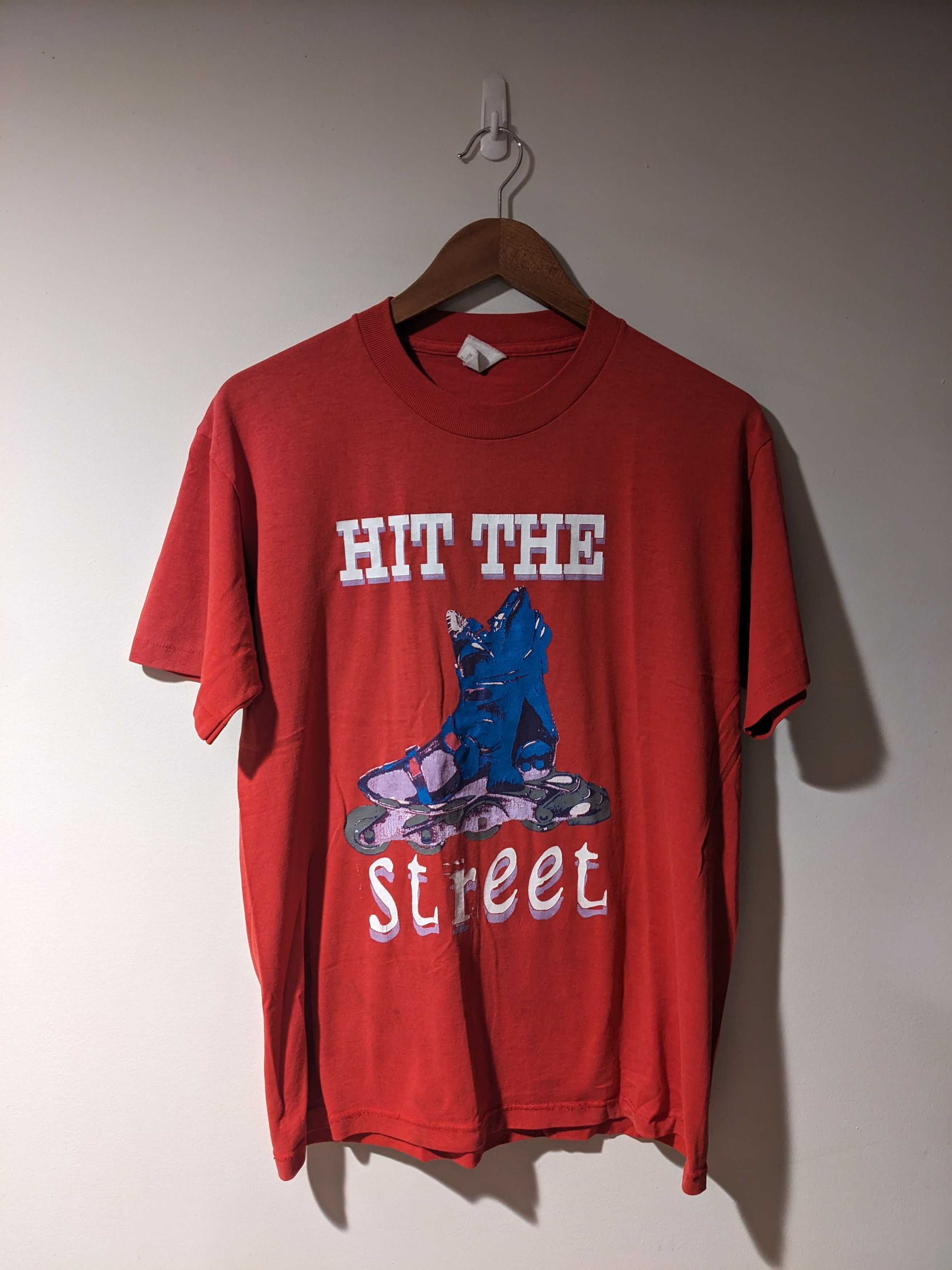 Vintage Vintage 90s Hit the Street Roller Skates Red Large T-Shirt Size US L / EU 52-54 / 3 - 1 Thumbnail