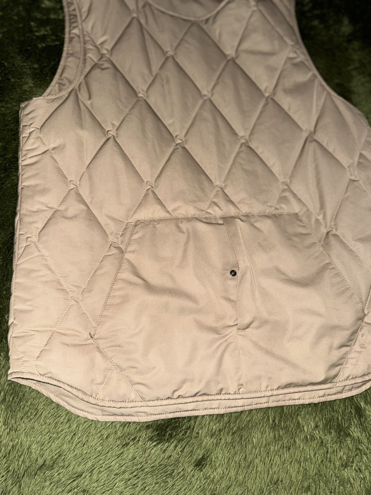 STILL BY HAND [2] Still By Hand Quilted Snap Vest (Made in Japan) Size US M / EU 48-50 / 2 - 4 Thumbnail