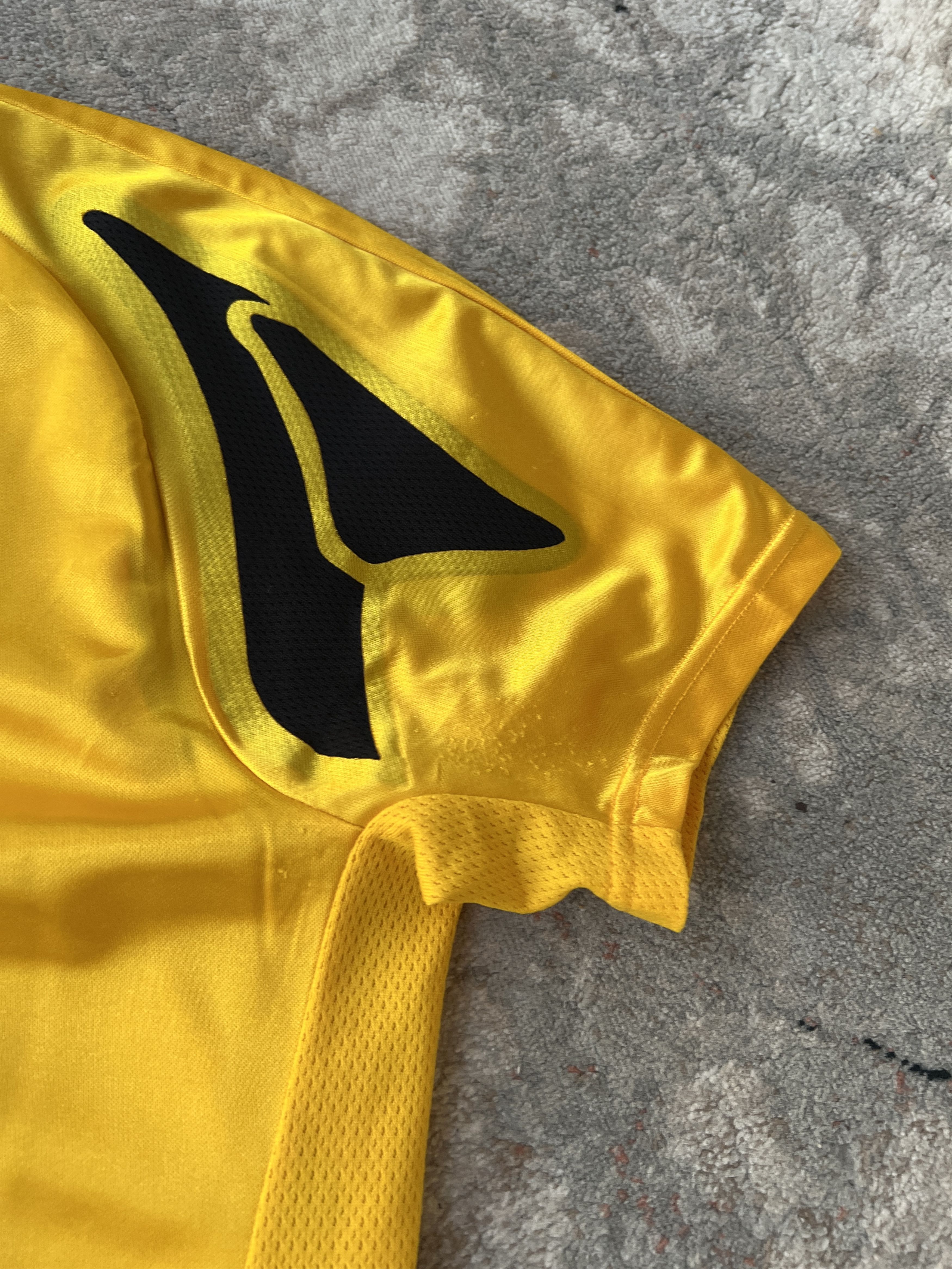Puma Puma A.E.K F.C. Chevrolet LG Football Jersey Size US L / EU 52-54 / 3 - 9 Thumbnail