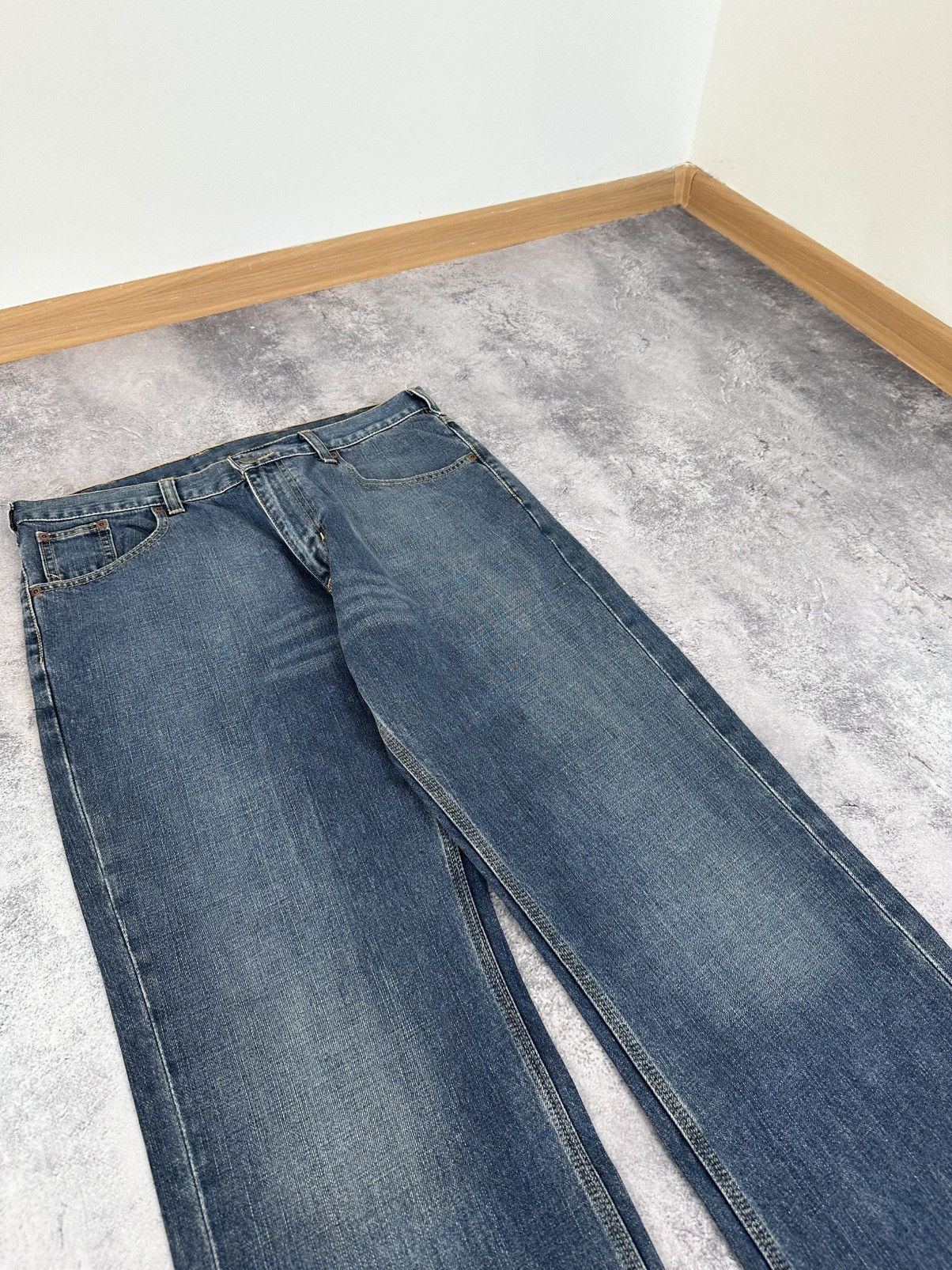 Vintage Carhartt USA Baggy Straight Fit Washed Denim Jeans