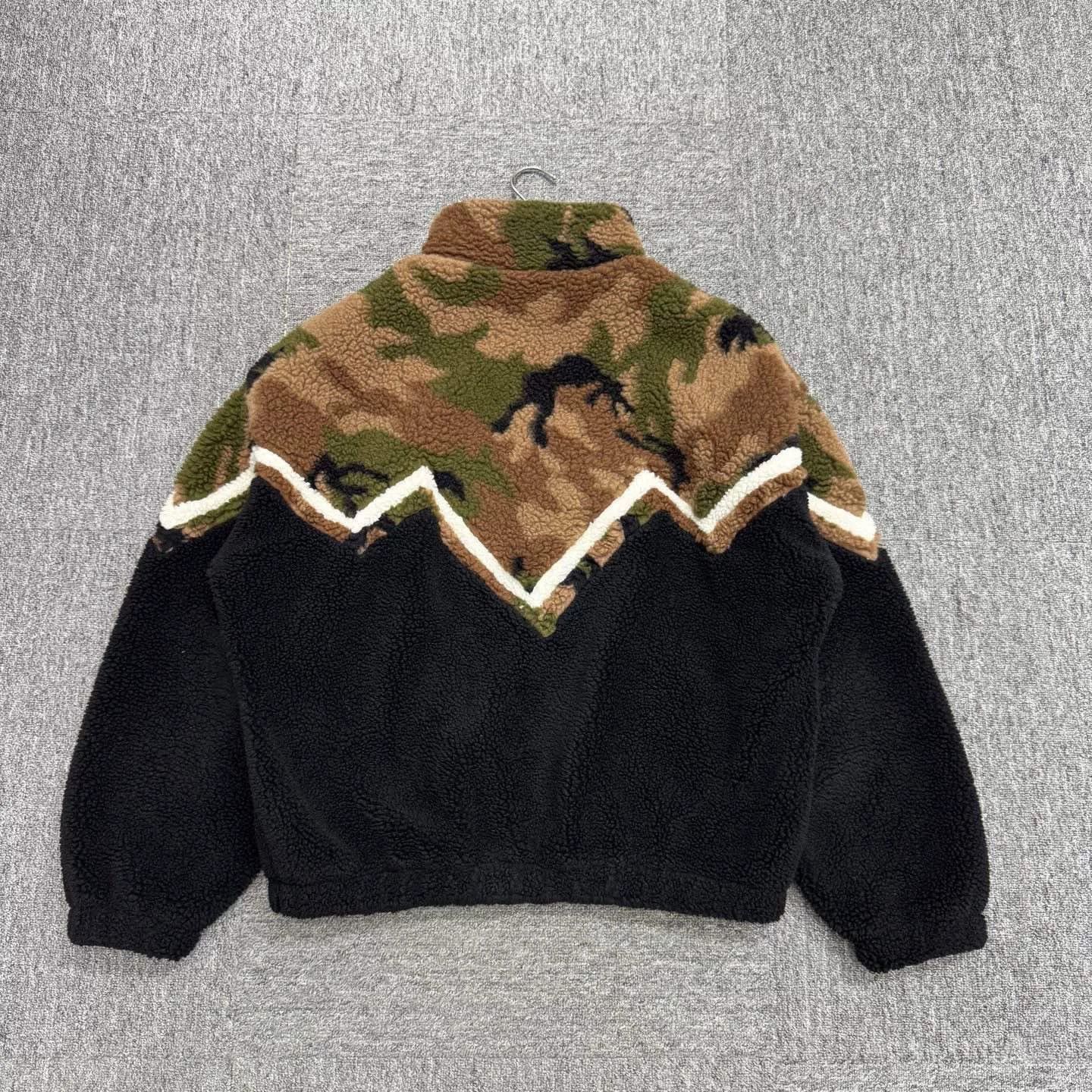 Celine celine camouflage teddy jacket size s. Size US S / EU 44-46 / 1 - 2 Thumbnail