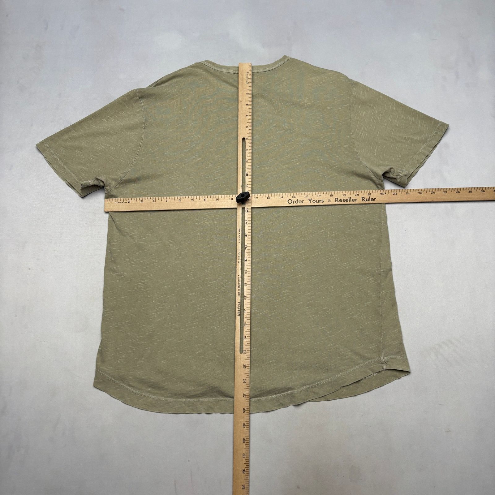 Buck Mason Buck Mason Slub Curved Hem T Shirt Men's XL Quiet Luxury Size US XL / EU 56 / 4 - 3 Thumbnail