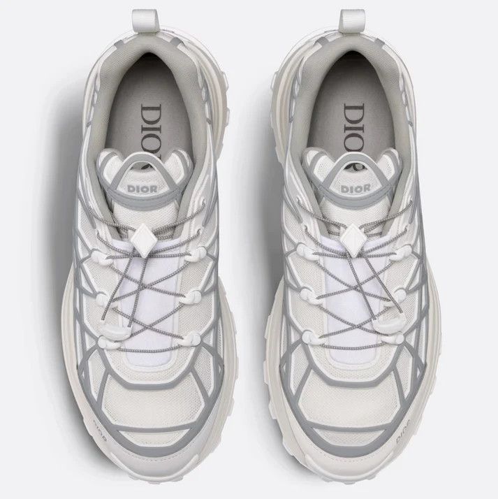 o1w1db10624 B31 Low-Top Sneakers in White Grey