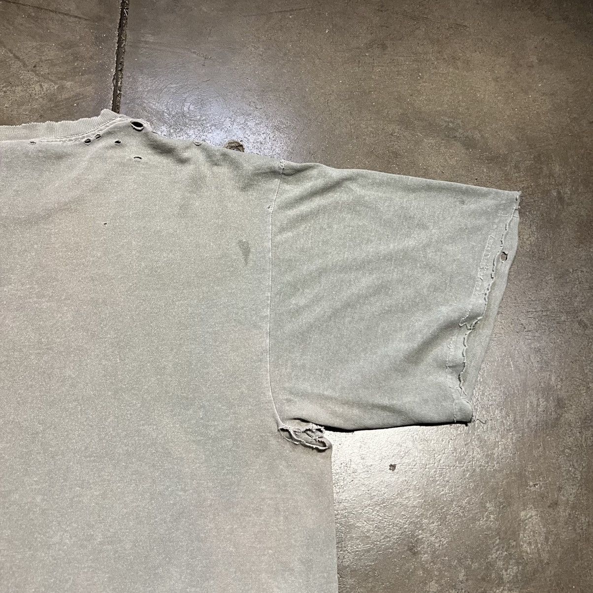 Nike Vintage Nike Logo T shirt Faded Distressed Thrashed 90s USA Size US M / EU 48-50 / 2 - 8 Thumbnail