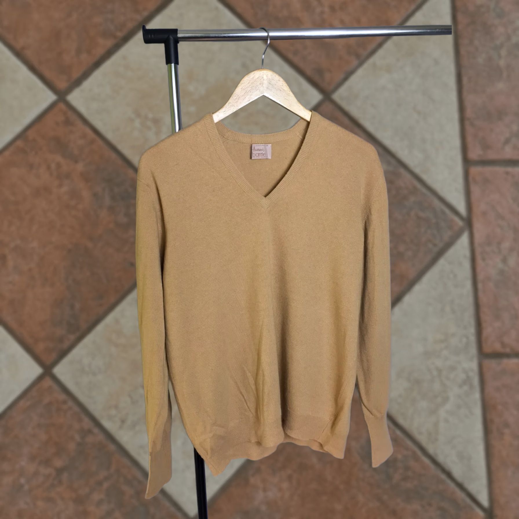 Harrods By Barrie 100% Pure Cashmere Sweater Beige V-Neck Sz M Mens Beige Cashmere Sweaterpullover Silhouette 68 Cm Length 55 Cm Pit To Pit, Men's