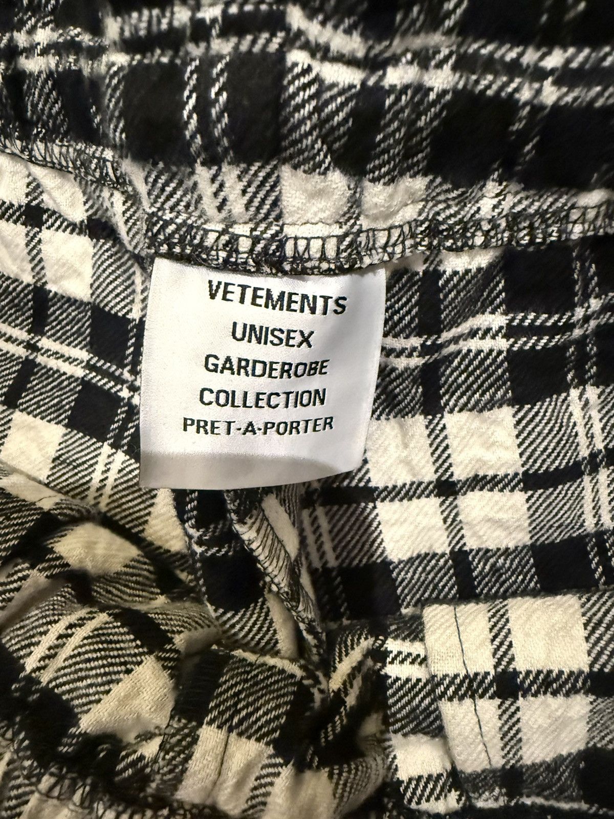 Vetements VETEMENTS METALIZED WRINKLED PYJAMA TROUSERS Size S (32) Size US 32 / EU 48 - 3 Thumbnail