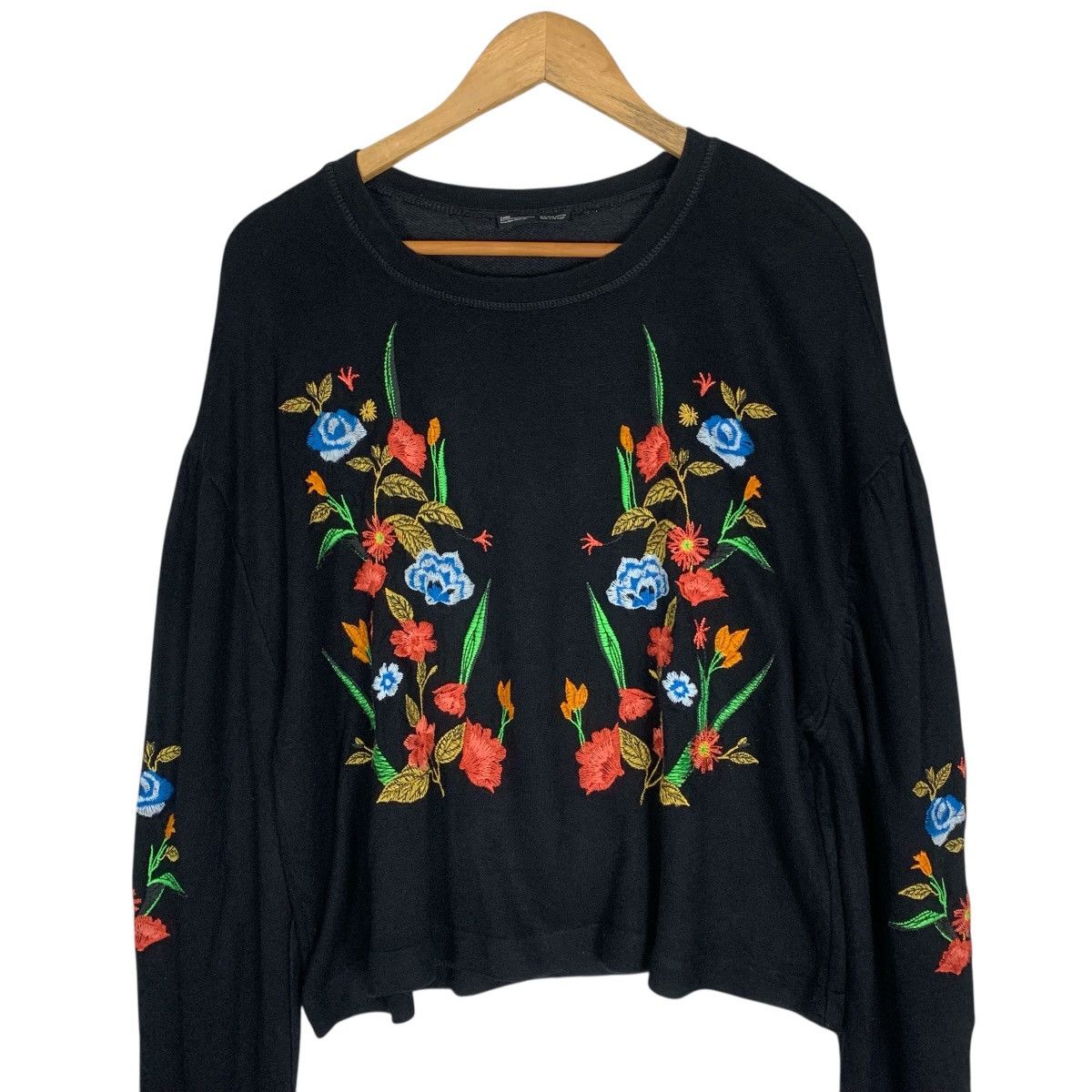 Zara Zara Clothing Floral Embroidery Floral StreetWear Sweatshirt Size M / US 6-8 / IT 42-44 - 2 Thumbnail