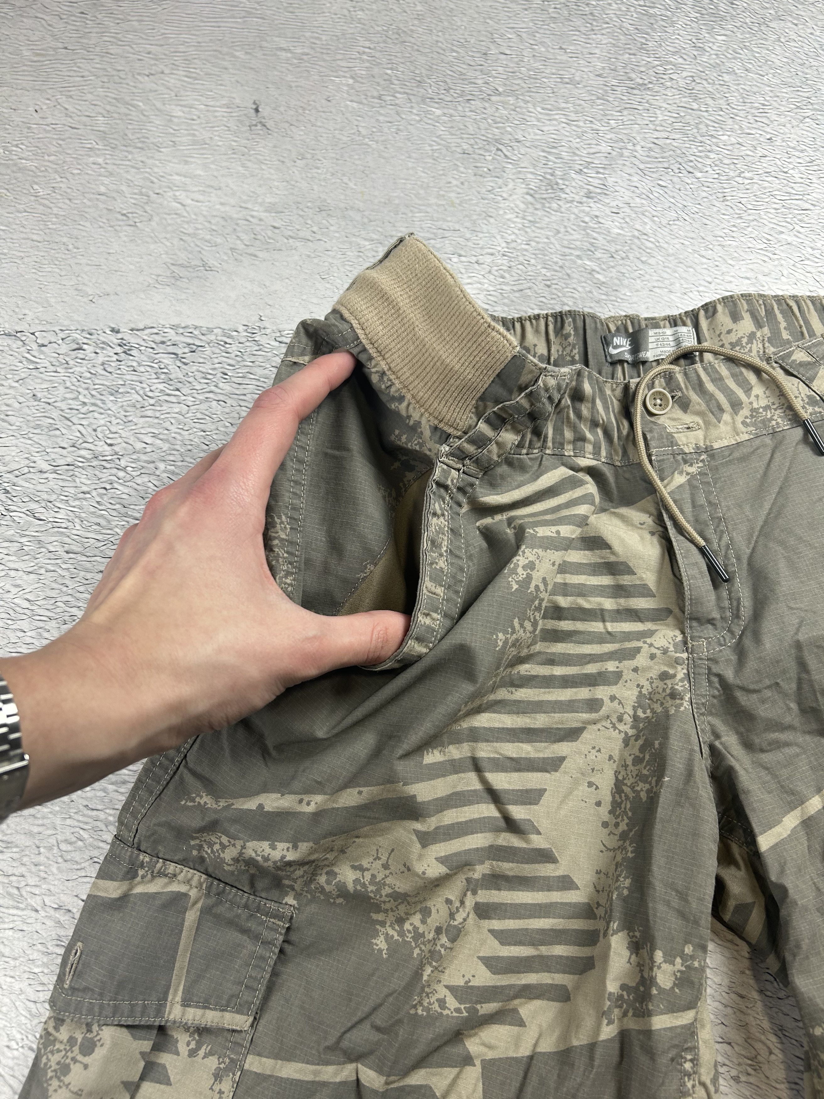 Nike × Nike ACG × Vintage Vintage Nike Cargo shorts Parachute Gold swoosh Baggy y2k Size US 32 / EU 48 - 10 Thumbnail