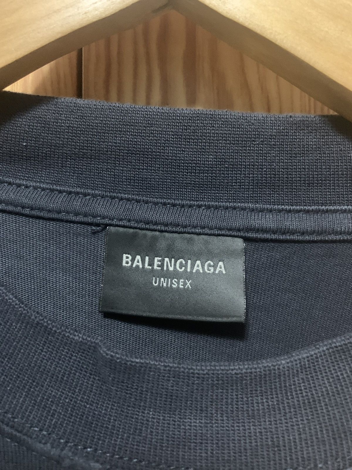 Balenciaga Balenciaga be kind berlin ls tshirt Size US L / EU 52-54 / 3 - 4 Thumbnail
