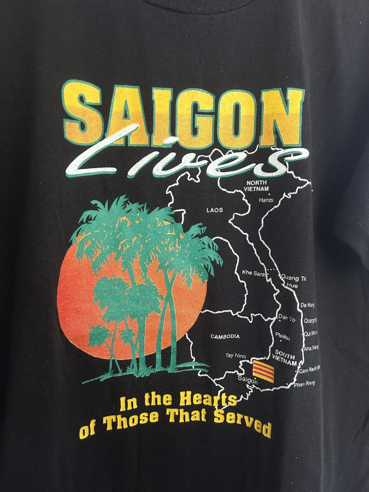 Vintage Vintage Saigon Lives In The Hearts Of Those That Served Tee Size US L / EU 52-54 / 3 - 2 Thumbnail