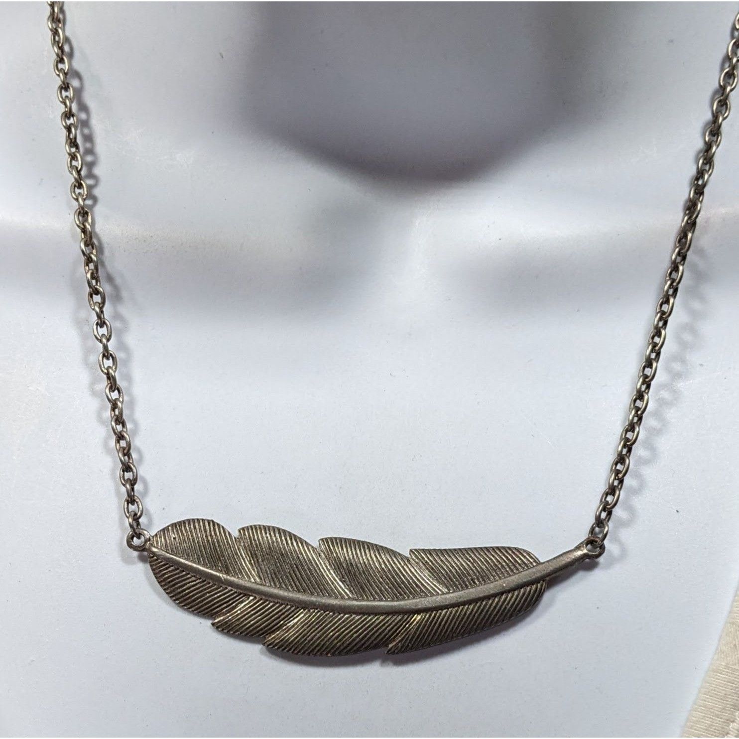 Other Nature Inspired Silver Tone Feather Necklace Size ONE SIZE - 4 Thumbnail
