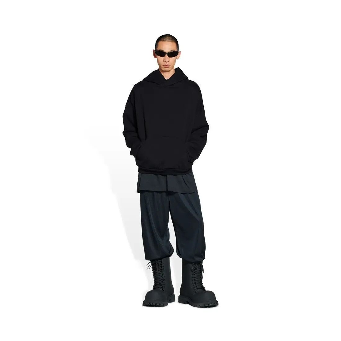 Balenciaga o1w1db10625 Hoodie Medium Fit in Black Size US XXS / EU 40 - 2 Thumbnail