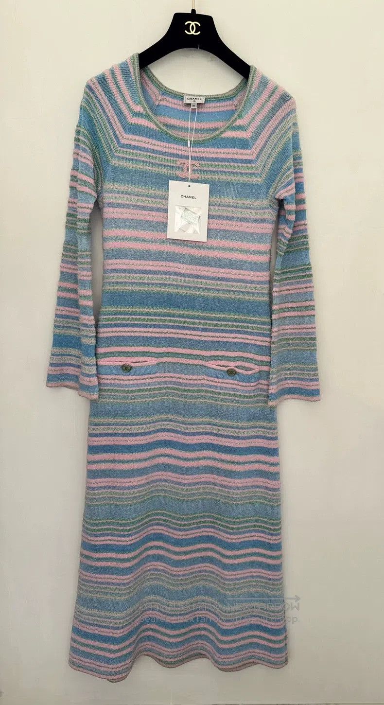 Chanel Blue-green striped dopamine striped dress