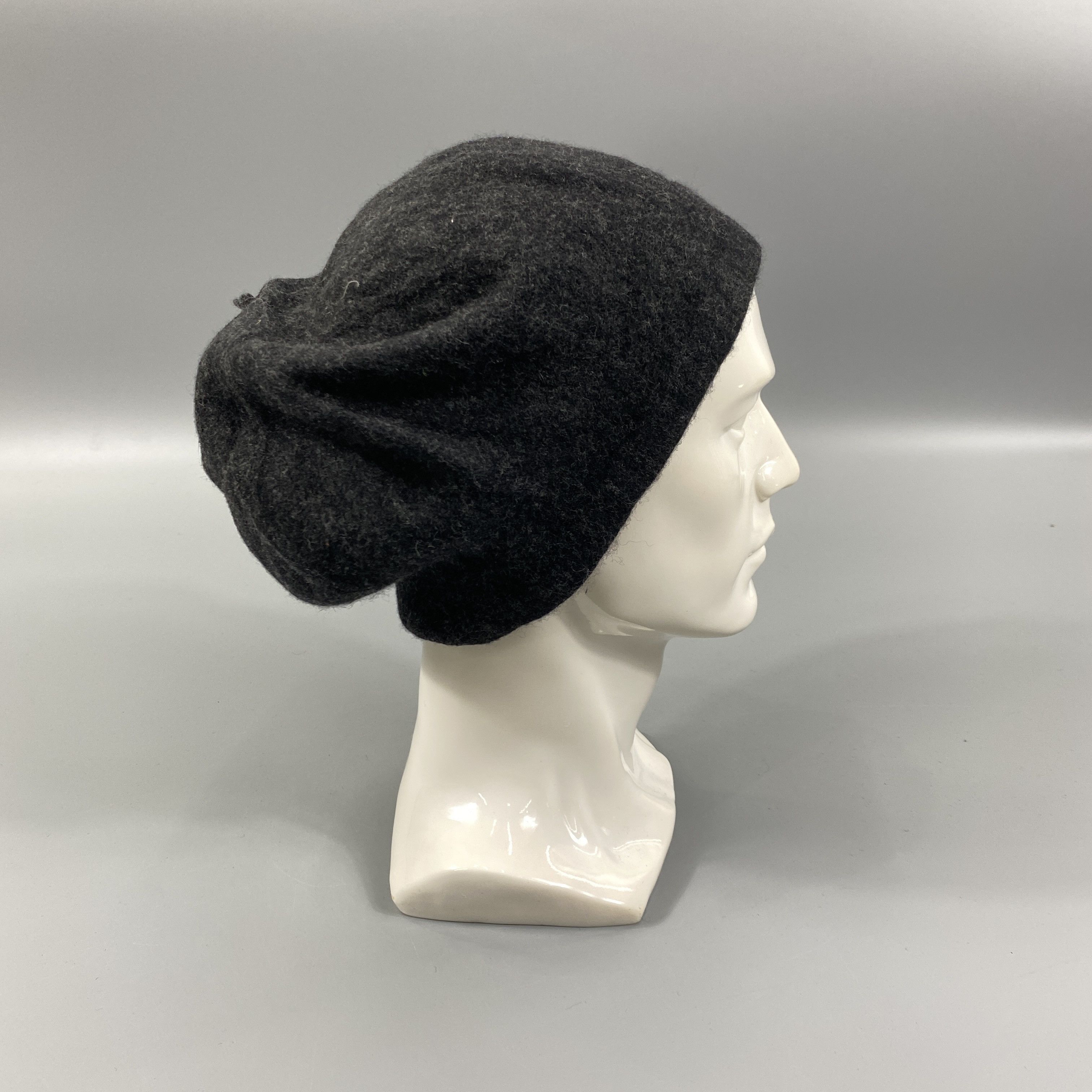 Japanese Brand Elle Plain Beanie Hats -BN1099 Size ONE SIZE - 4 Thumbnail
