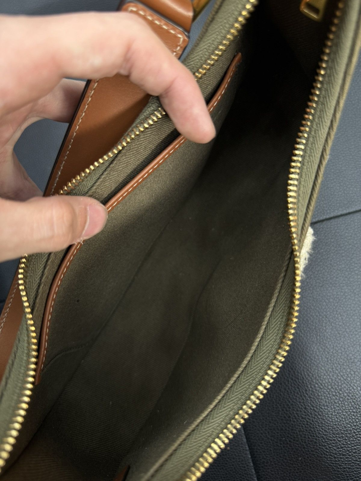 Celine Celine Women’s Shoulder Bag Hobo Ava Green Size ONE SIZE - 13 Thumbnail