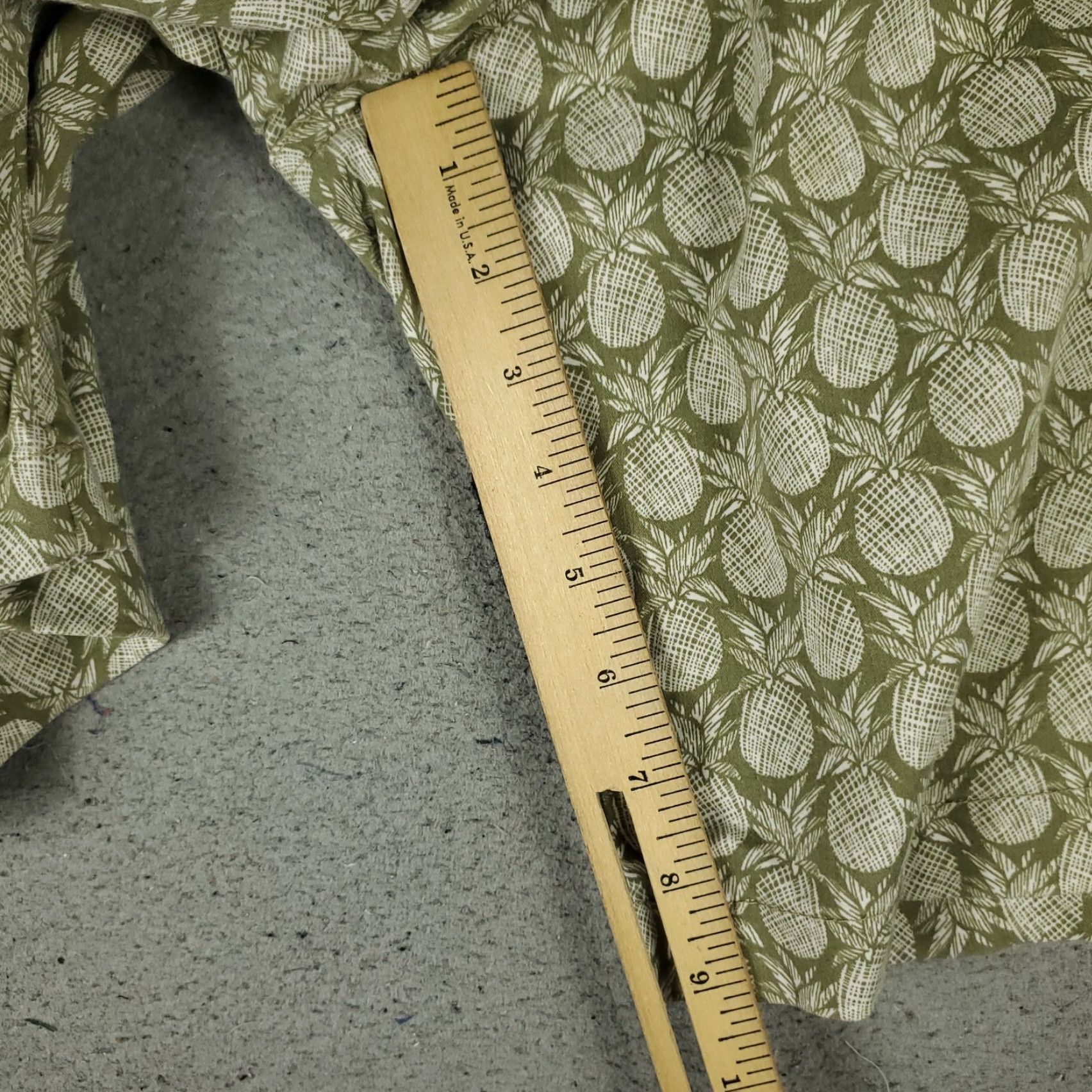 Tommy Bahama Tommy Bahama Shorts Mens 38 Green Pineapple Print Cotton Blend Flat Front Chino Mens Regular Slimless? Size US 38 / EU 54 - 6 Thumbnail