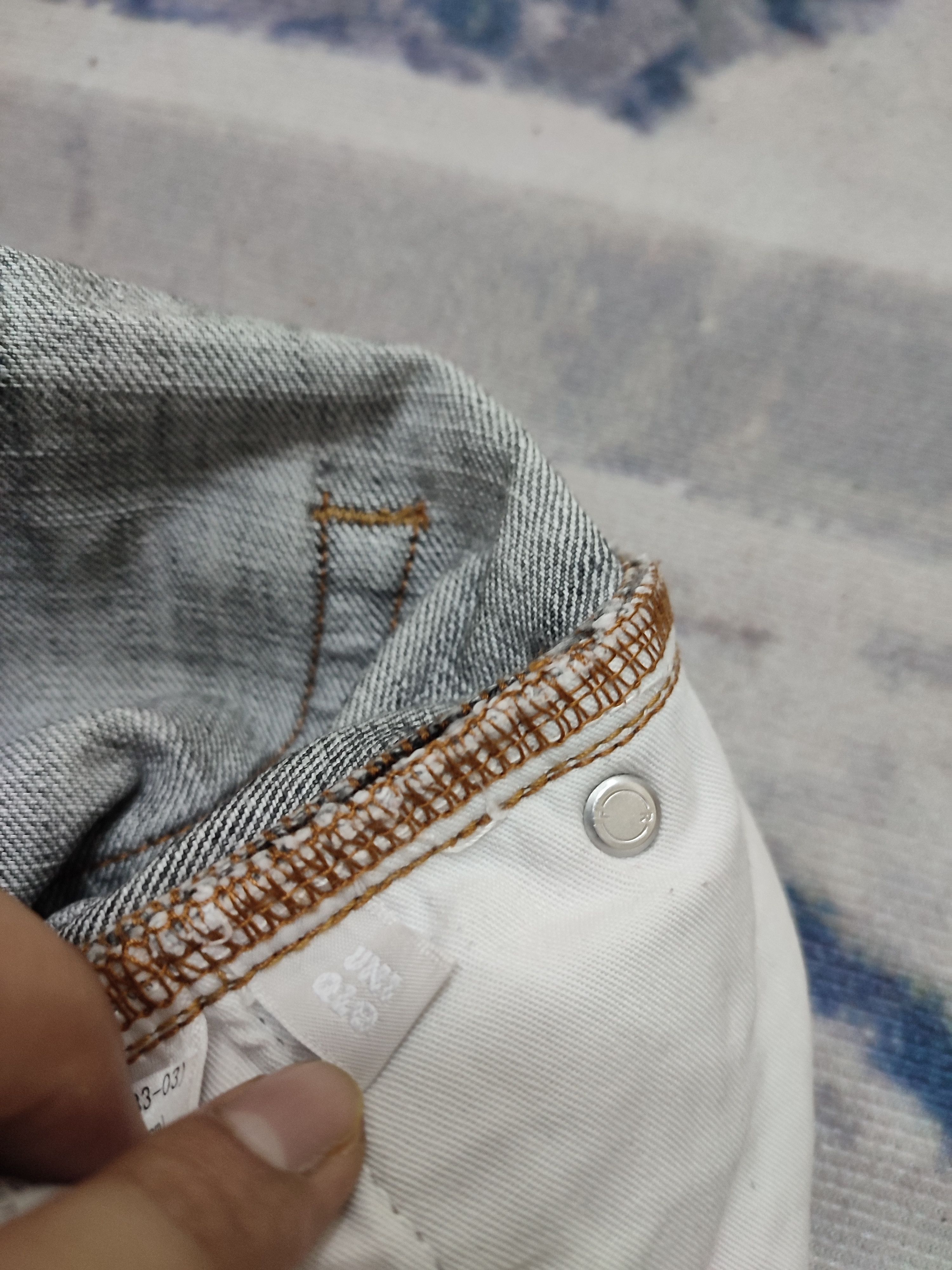 Uniqlo 💥Need Gone💥 90s Uniqlo Distressed Denim Size US 35 - 15 Thumbnail