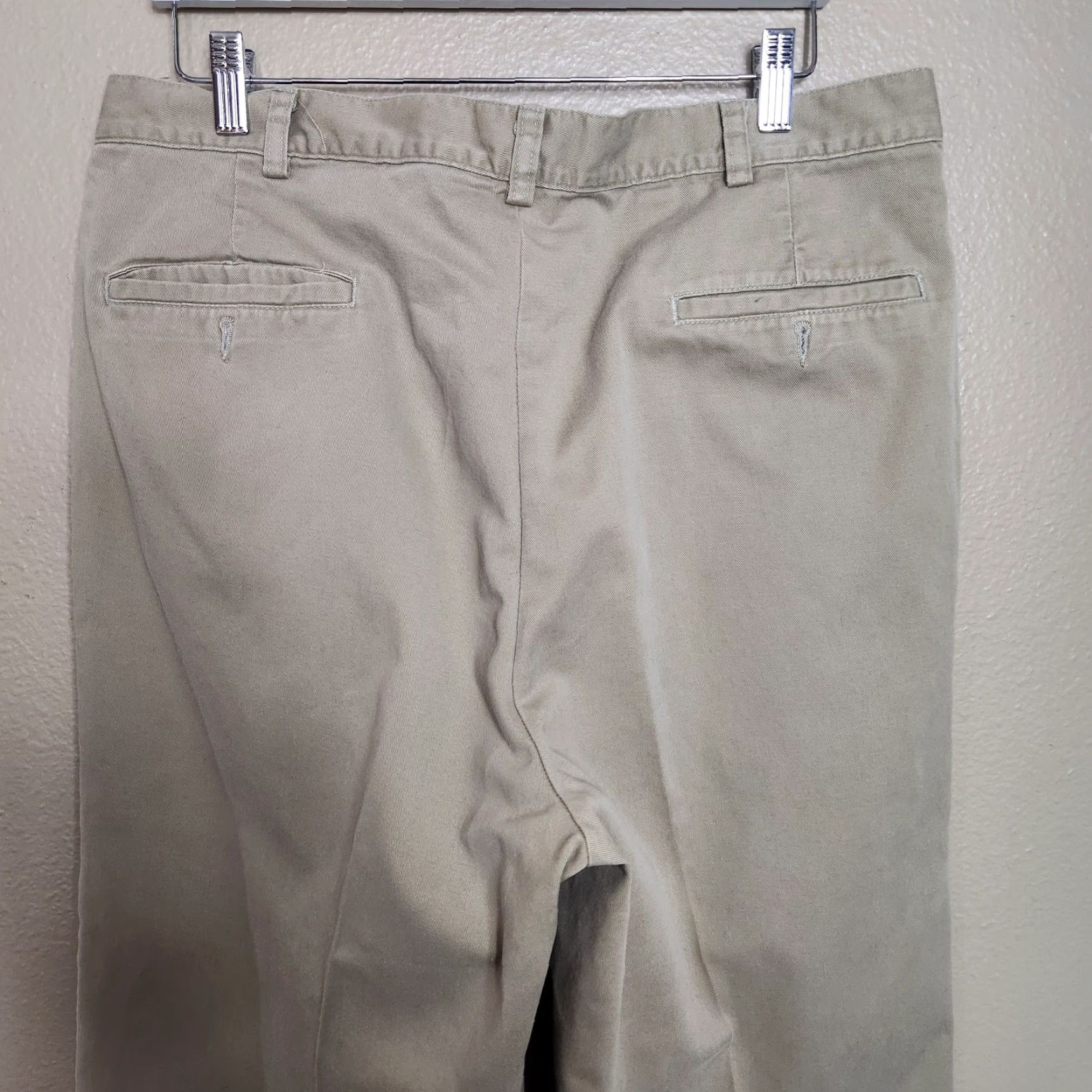 Brooks Brothers Brooks Brothers Mens Khaki Pleat Front Tapered Leg Cotton Twill Pants 36x30 Beige Twill Pants Mens Regular Jeans/Khakis Size US 36 / EU 52 - 4 Thumbnail