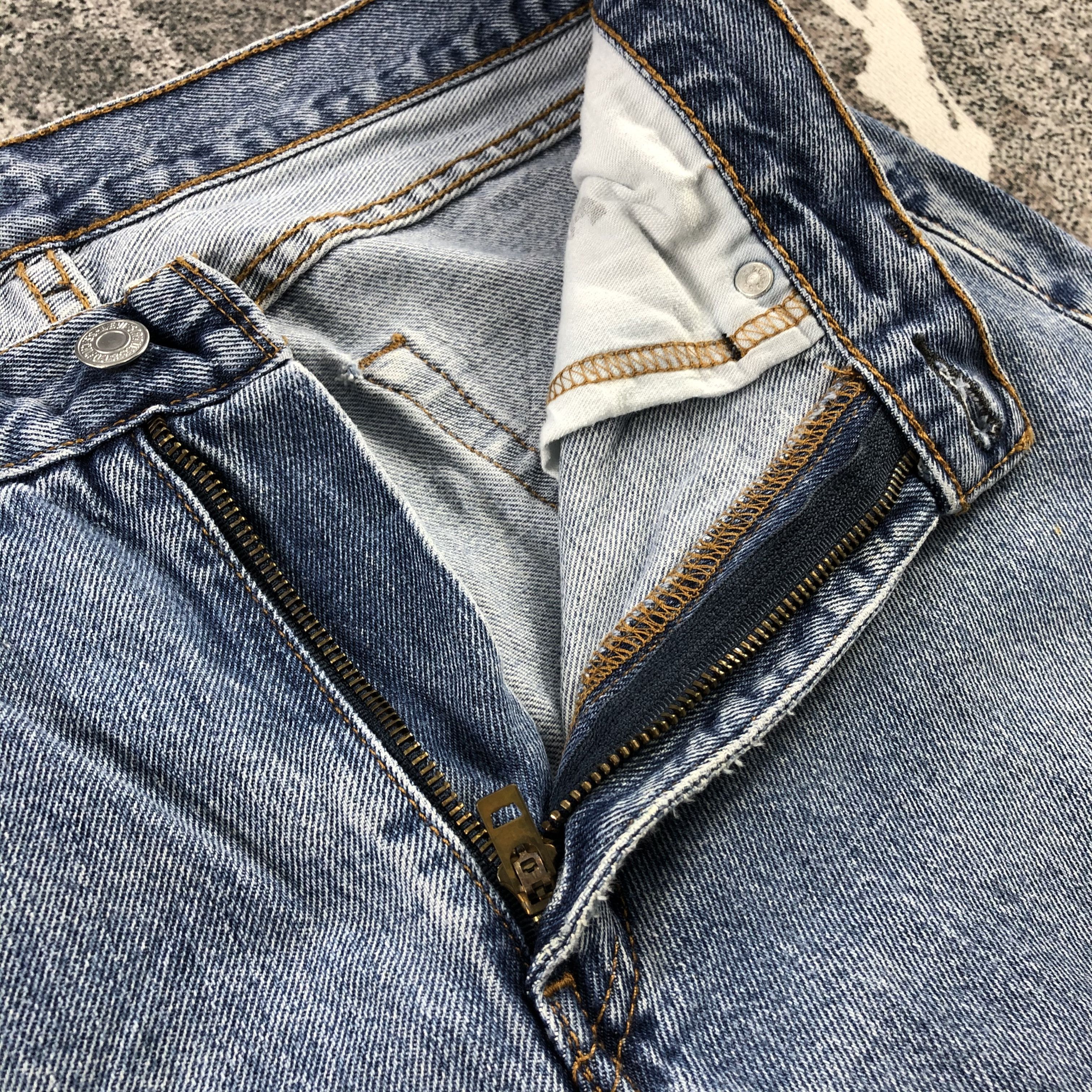 Levi's Vintage Levi's 505 Jeans Distress Medium Wash KJ1005 Size US 31 - 10 Thumbnail