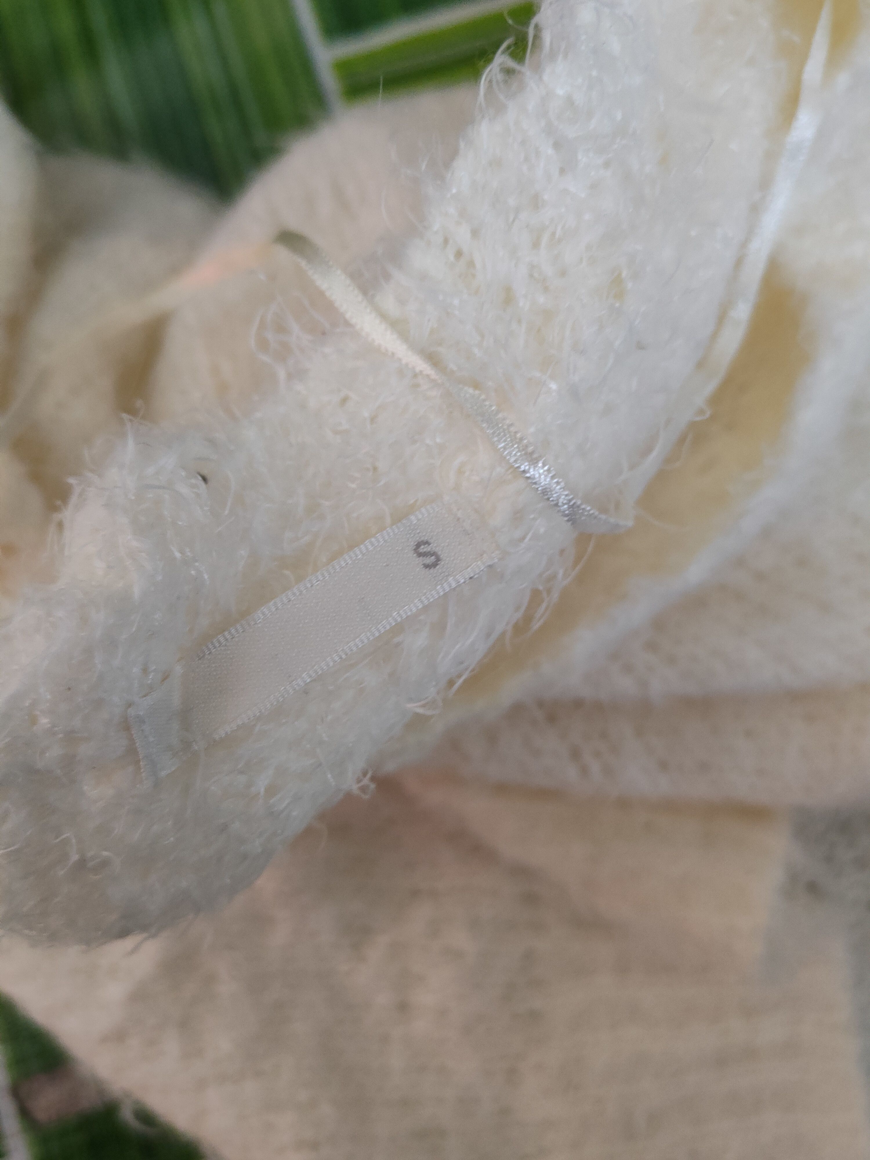 GU × Japanese Brand × Vintage GU Ivory Shag Shaggy Fur Mohair Knitwear #S1952 Size S / US 4 / IT 40 - 11 Thumbnail