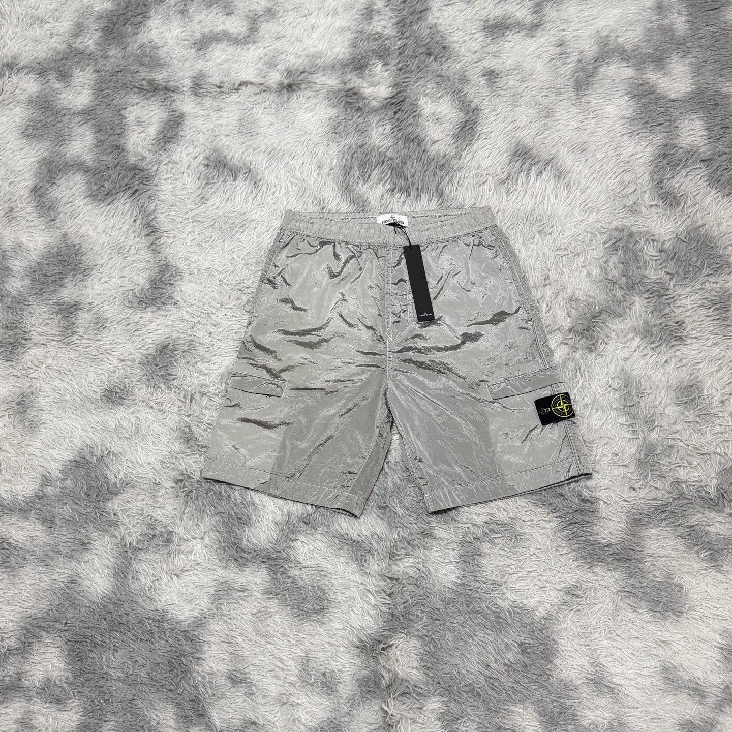 Stone Island Stone Island Metallic Nylon Silver Shorts W32 Size US 32 / EU 48 - 1 Thumbnail