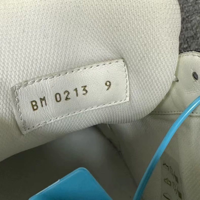 Louis Vuitton Louis Vuitton Blue and white denim Trainer denim leather c Size US 9 / EU 42 - 4 Thumbnail