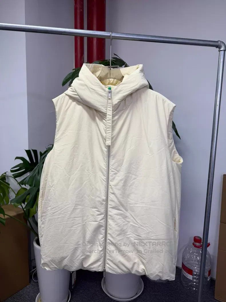 Jil Sander Jil Sander size 48 Cream hooded down vest Size L / US 10 / IT 46 - 1 Thumbnail