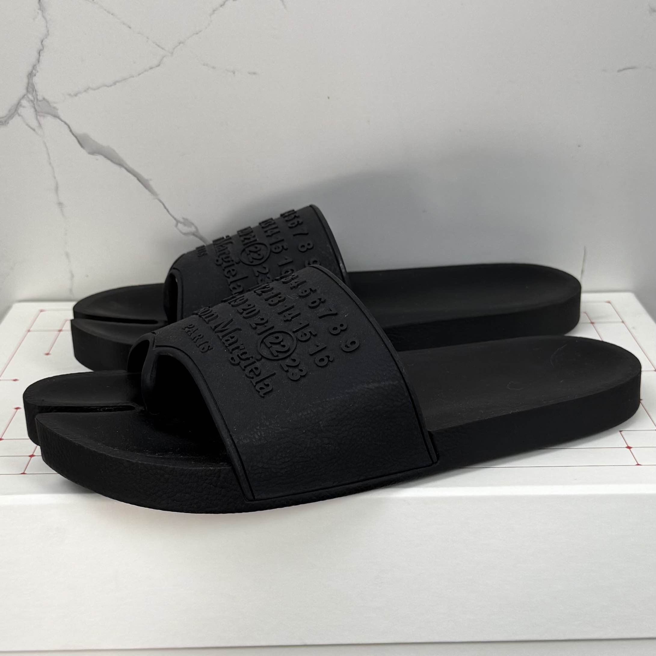 Maison Margiela Maison Margiela Tabi Slides Size 42 Size US 12 / IT 42 - 1 Thumbnail