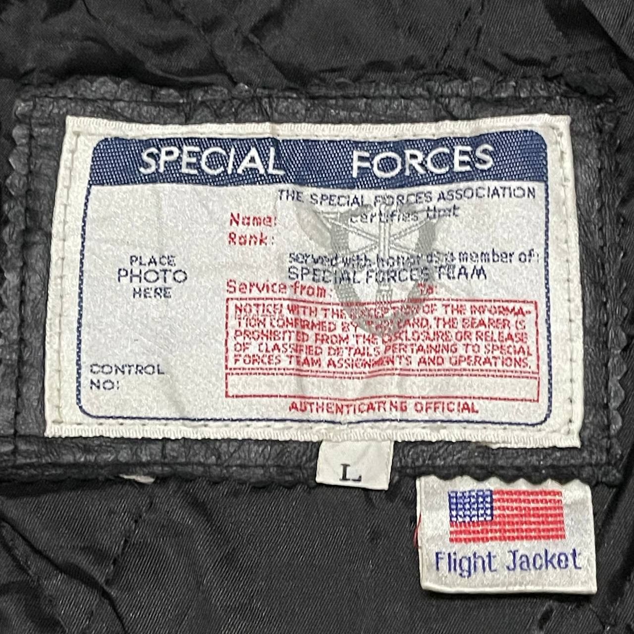 Vintage Vintage Flight Jacket Big USA Flag Leather Cowhide Size US L / EU 52-54 / 3 - 10 Thumbnail