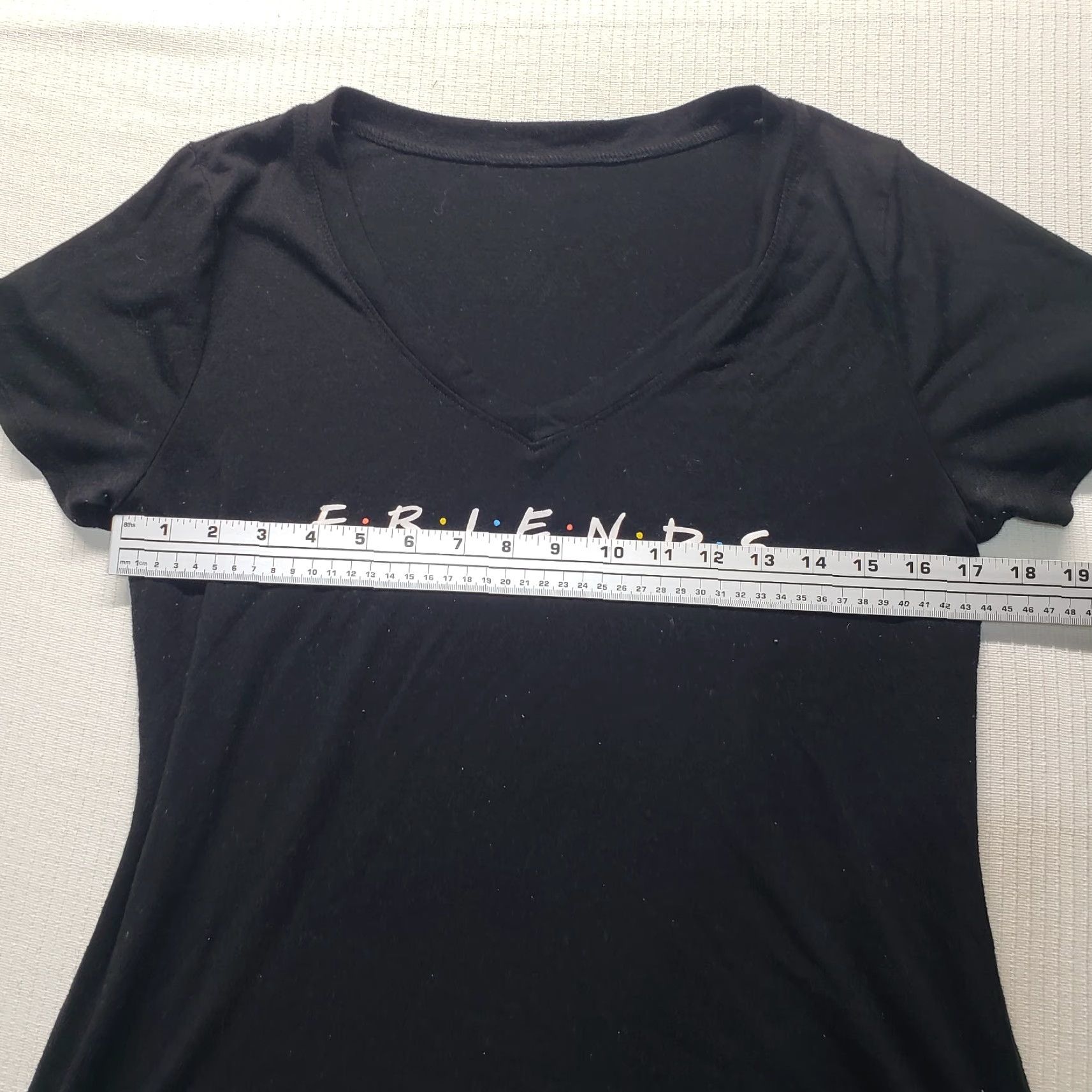 Gildan Friends Shirt Women S Small Black Short Sleeve 90s Gildan T-Shirt Casual Confidently Basic Crew Neck Vintage No Size S / US 4 / IT 40 - 3 Thumbnail