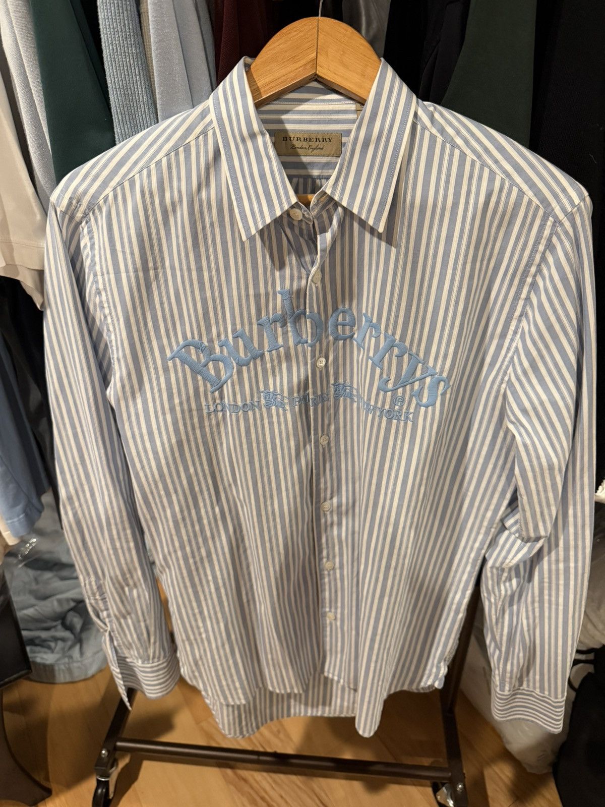 Burberry Burberry Logo Button Up Size US L / EU 52-54 / 3 - 1 Thumbnail