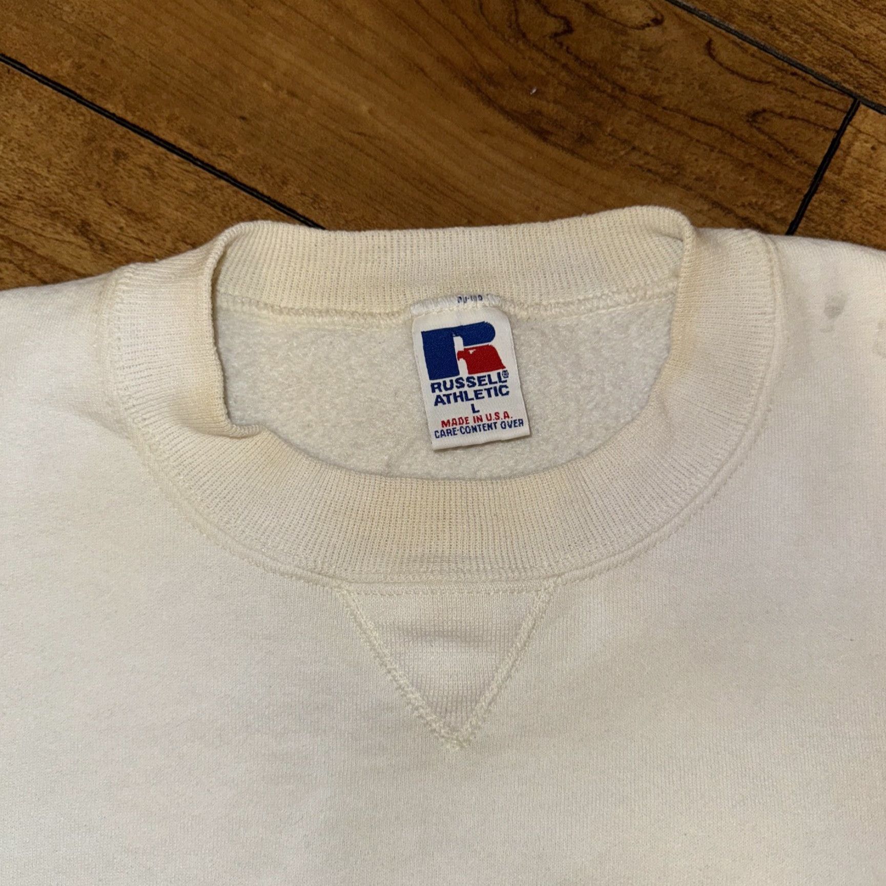 Russell Athletic VINTAGE Russell Athletic Sweatshirt Crewneck White L Mens USA Pullover 22x26 Regular Size Large Size US L / EU 52-54 / 3 - 3 Thumbnail