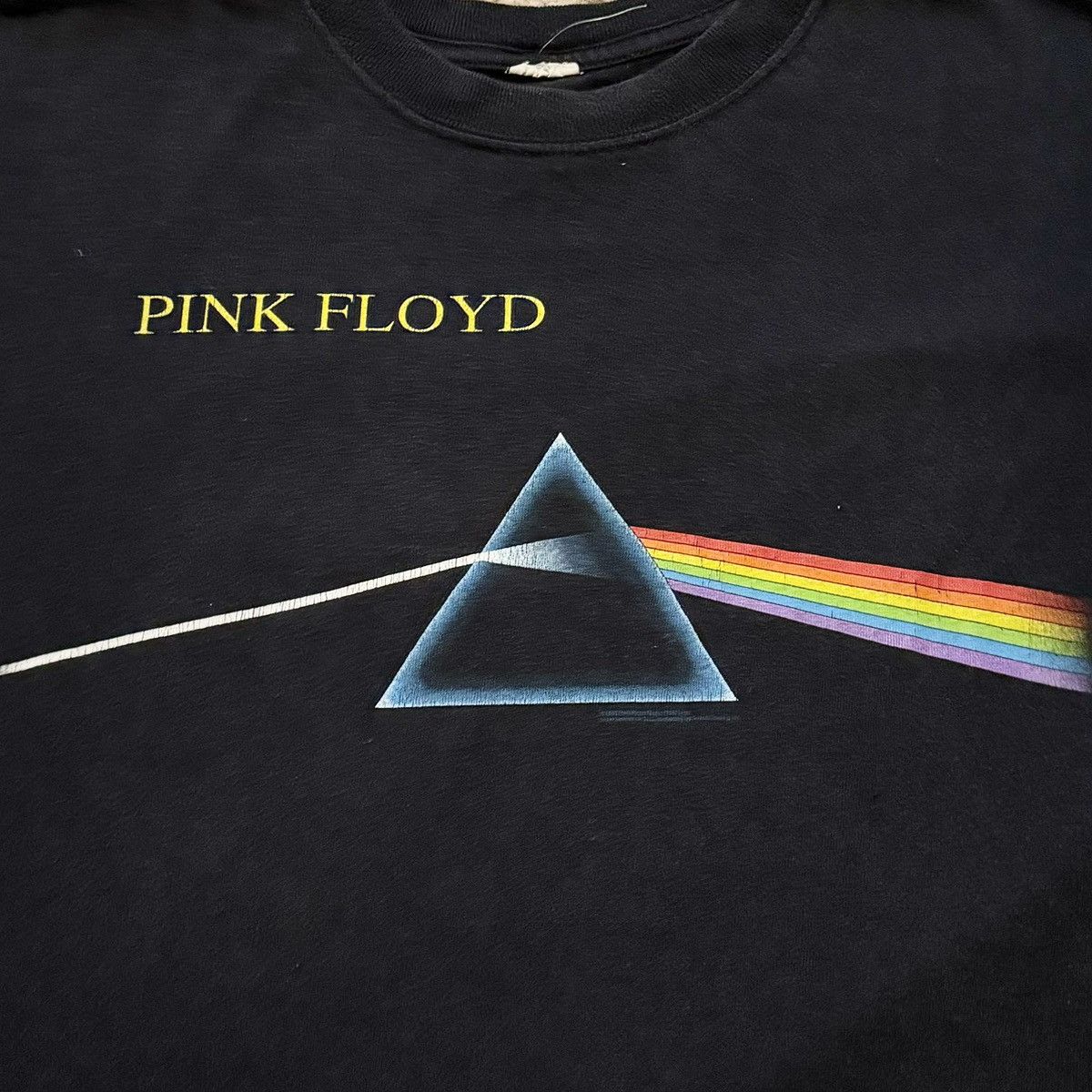 Band Tees VINTAGE LATE 90s PINK FLOYD DARK SIDE OF THE MOON TEE! Size US XL / EU 56 / 4 - 1 Thumbnail
