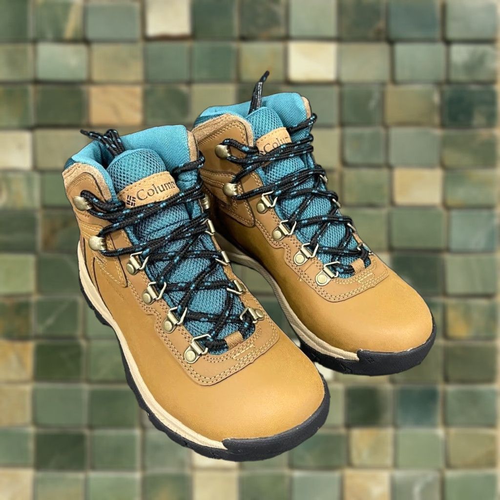 VINTAGE Columbia Hiking Boot Women's Size US Waterproof Desert