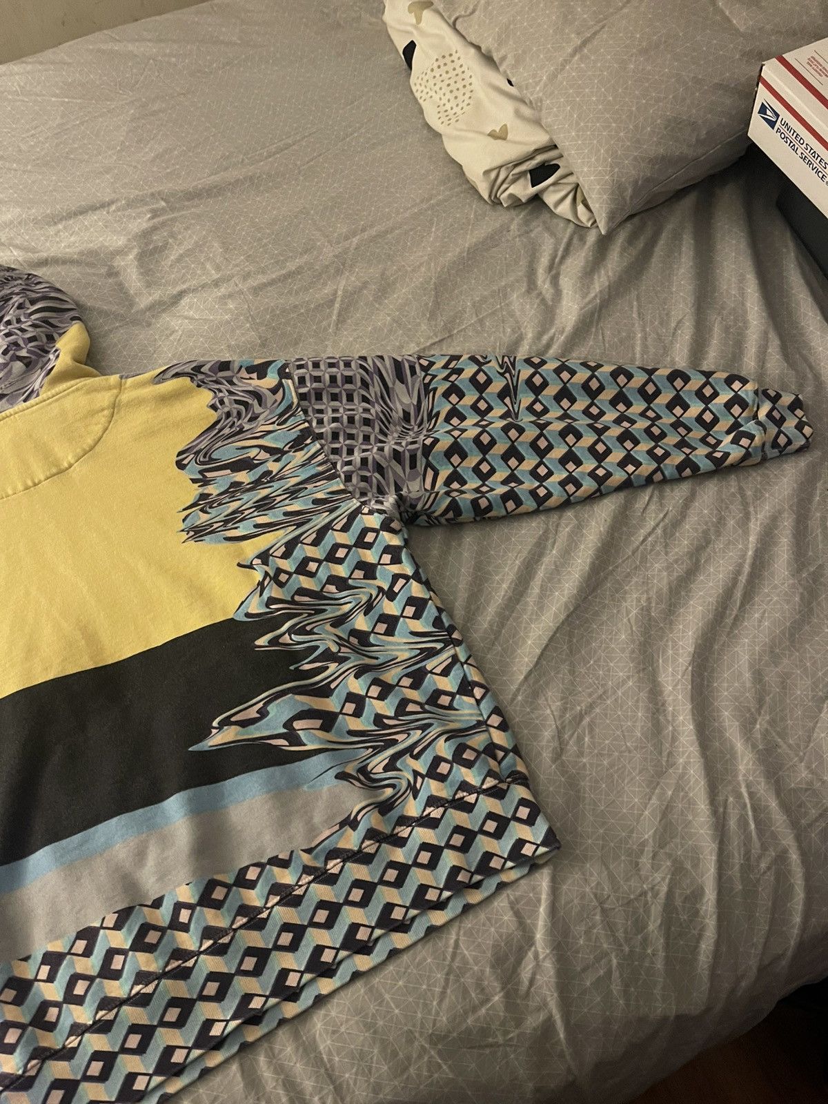 Dries Van Noten Dries Van Noten Oversize Sweatshirt Size Small Yellow Multi Size US S / EU 44-46 / 1 - 9 Thumbnail