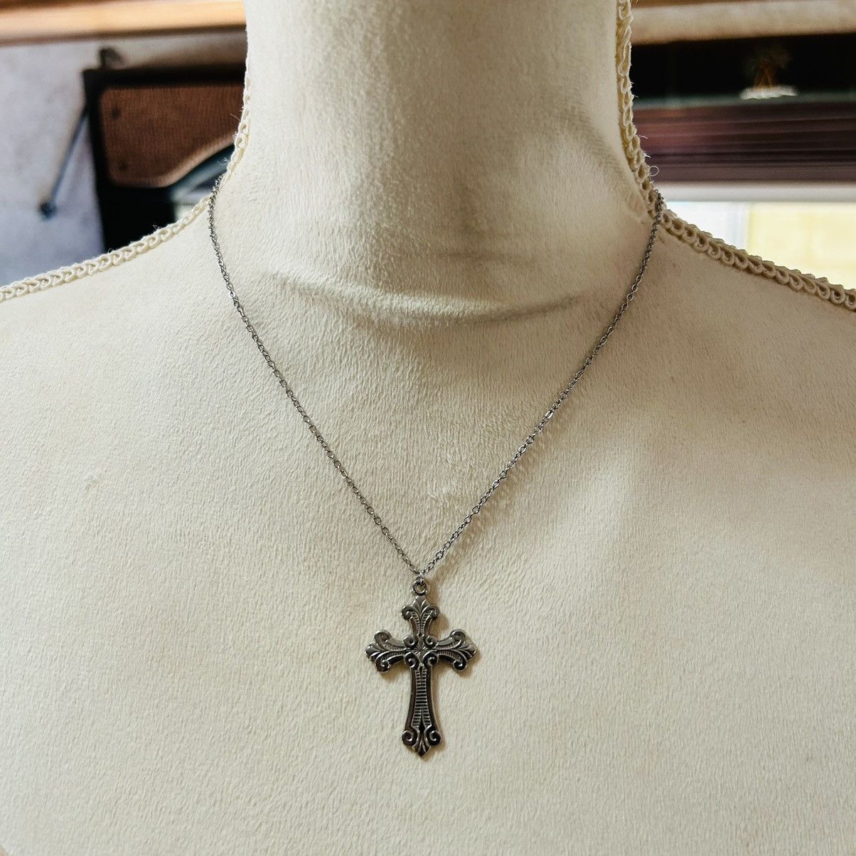 Vintage Vintage silver filigree cross pendant on chain necklace Size ONE SIZE - 3 Thumbnail