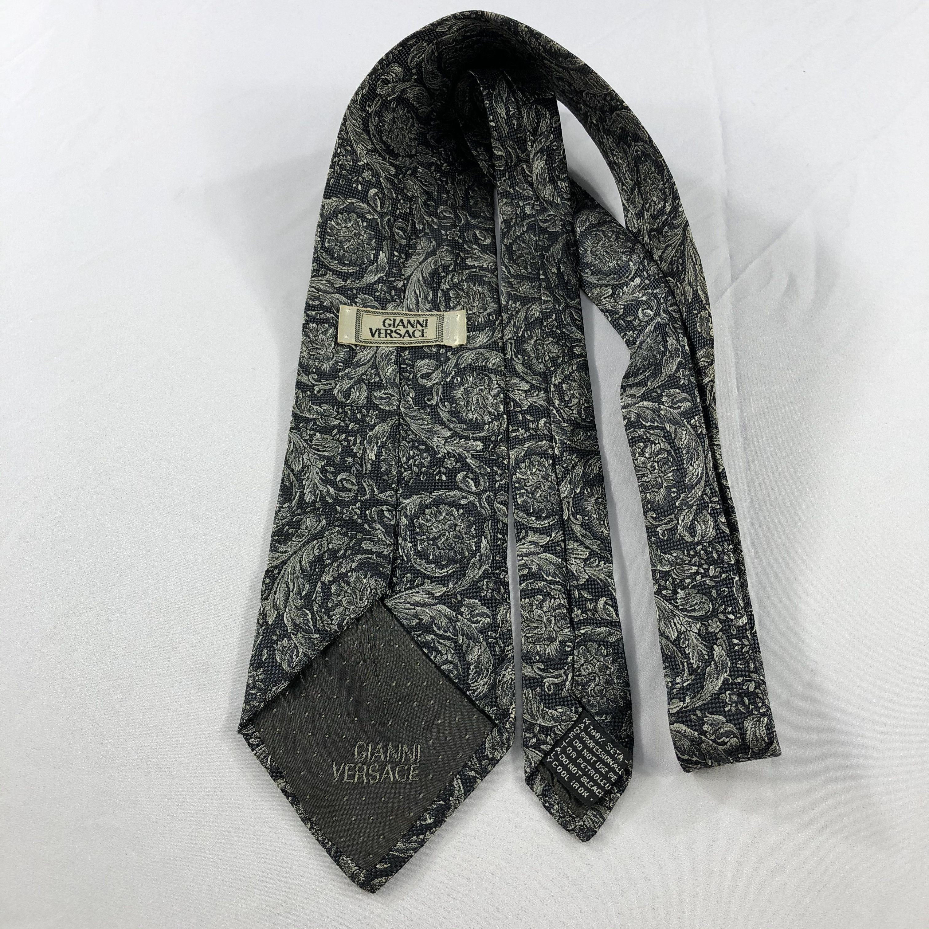 Versace × Vintage Gianni Versace Baroque Silk Neck Ties T64 Size ONE SIZE - 2 Thumbnail
