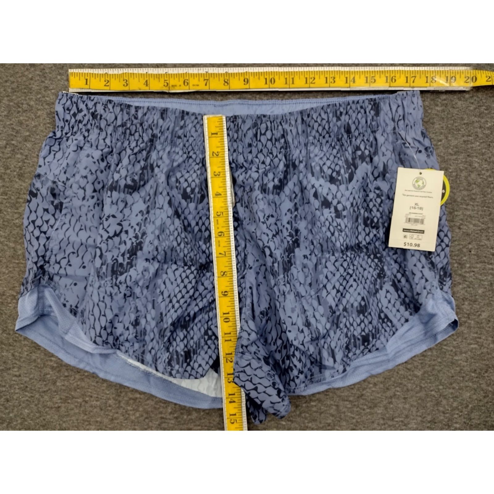 Athletic Works Athletic Works Running Shorts Women's XL Multicolor Camouflage Liner 2.0 in. Inseam Activewear Size 40" / US 18 - 4 Thumbnail